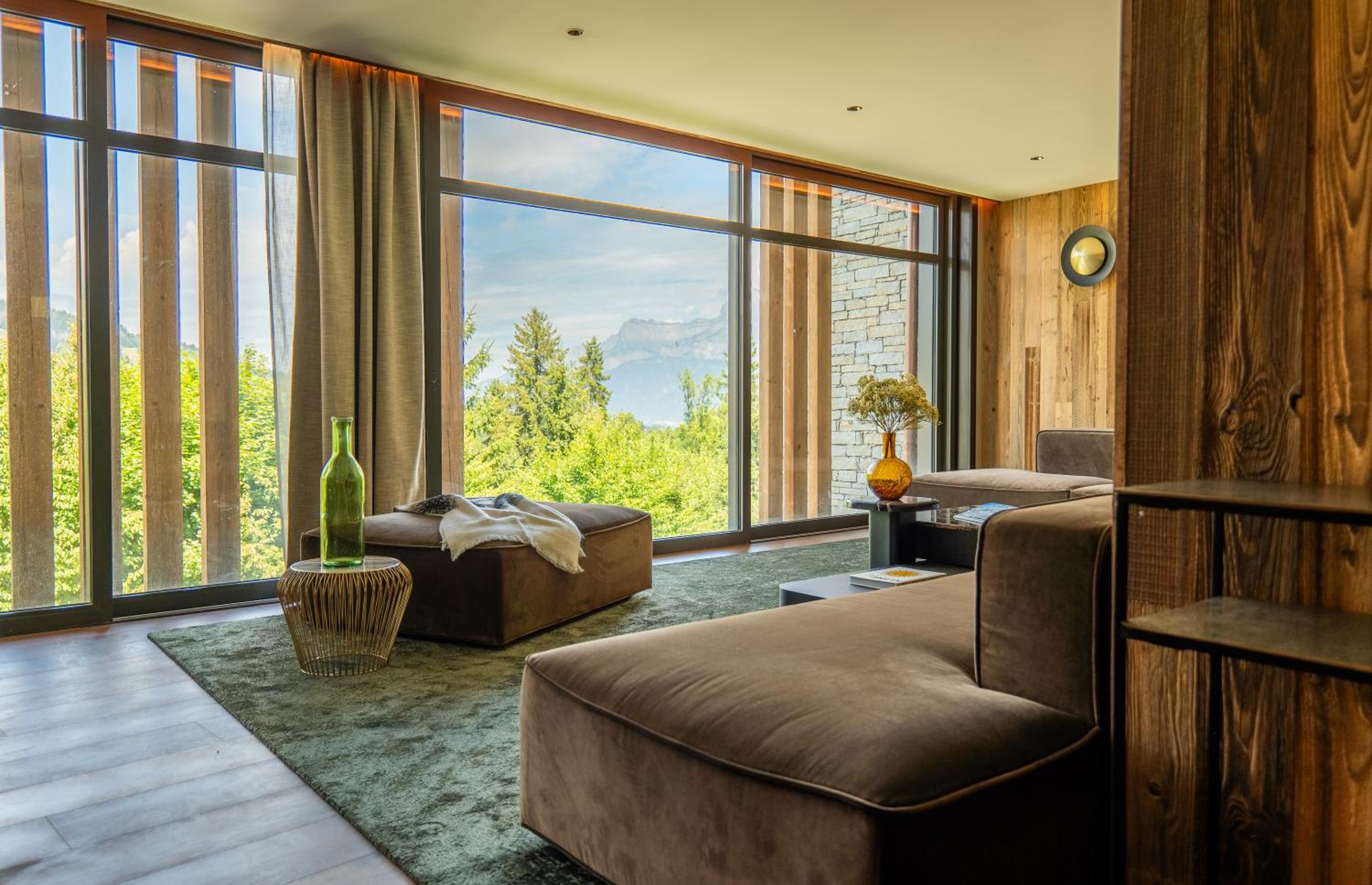 The Alpine Refuge with High Tea (dec-april)