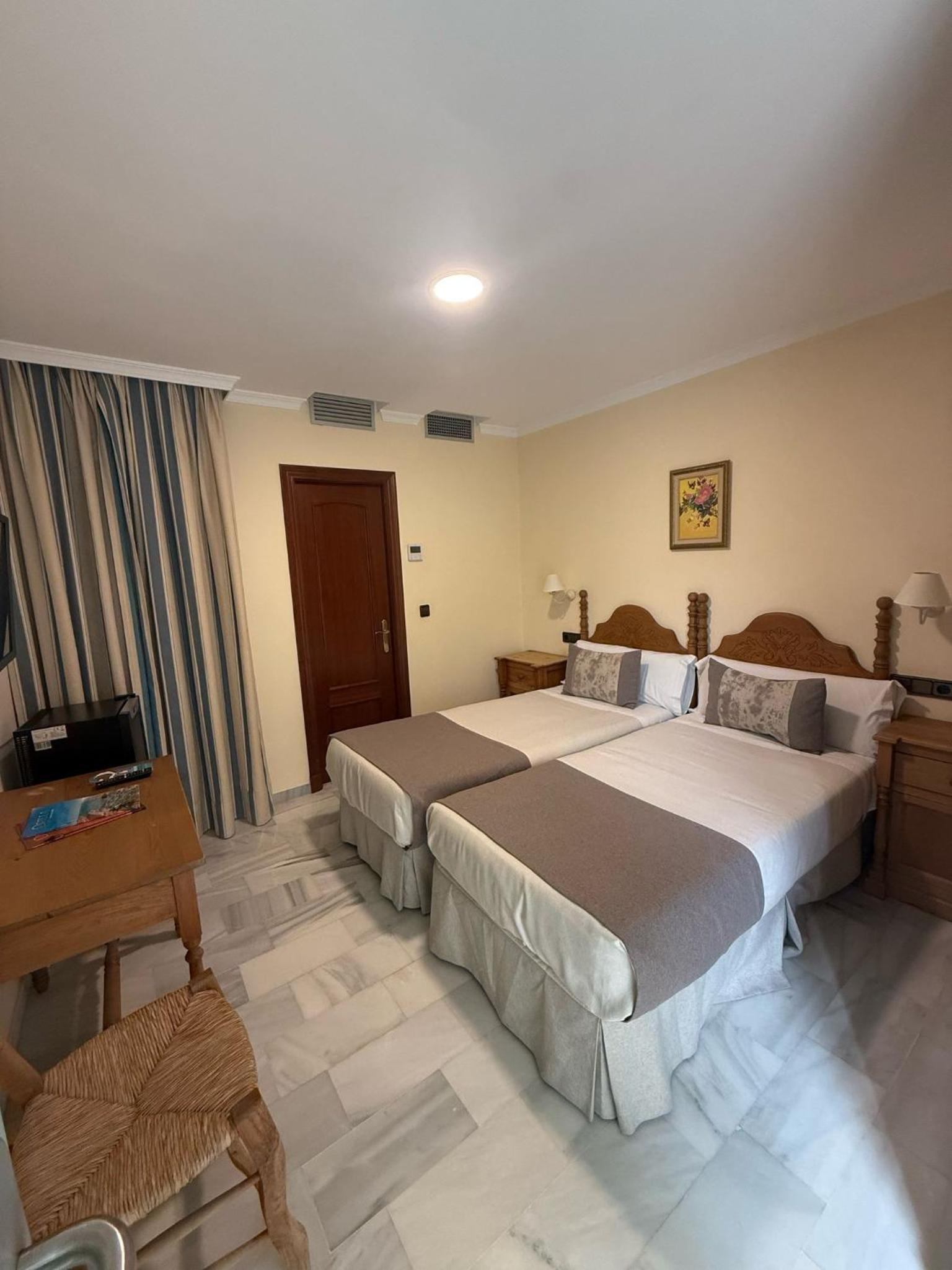 Economy Twin Room