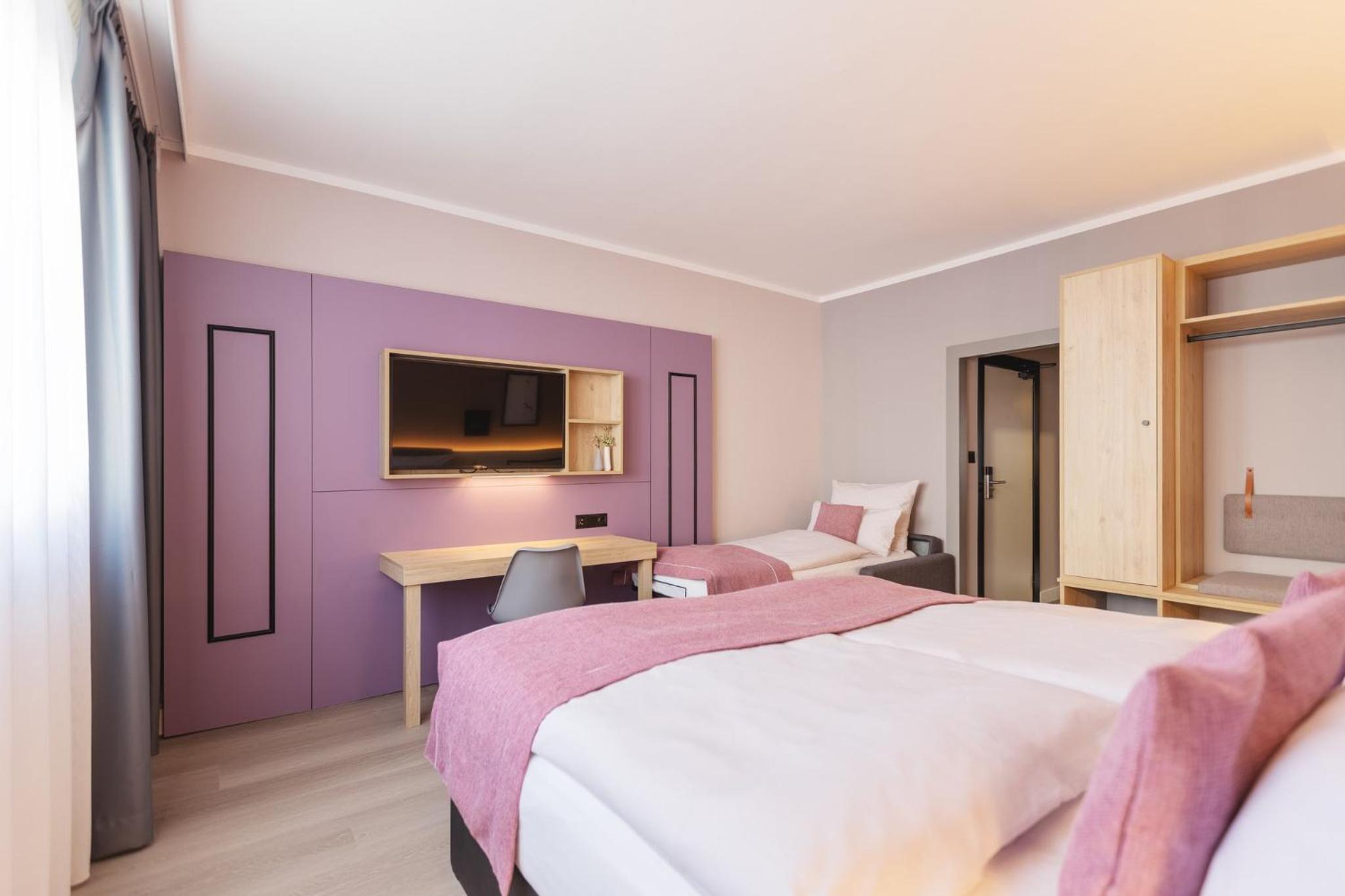 Premium Queen Room with Sofa Bed photo 1