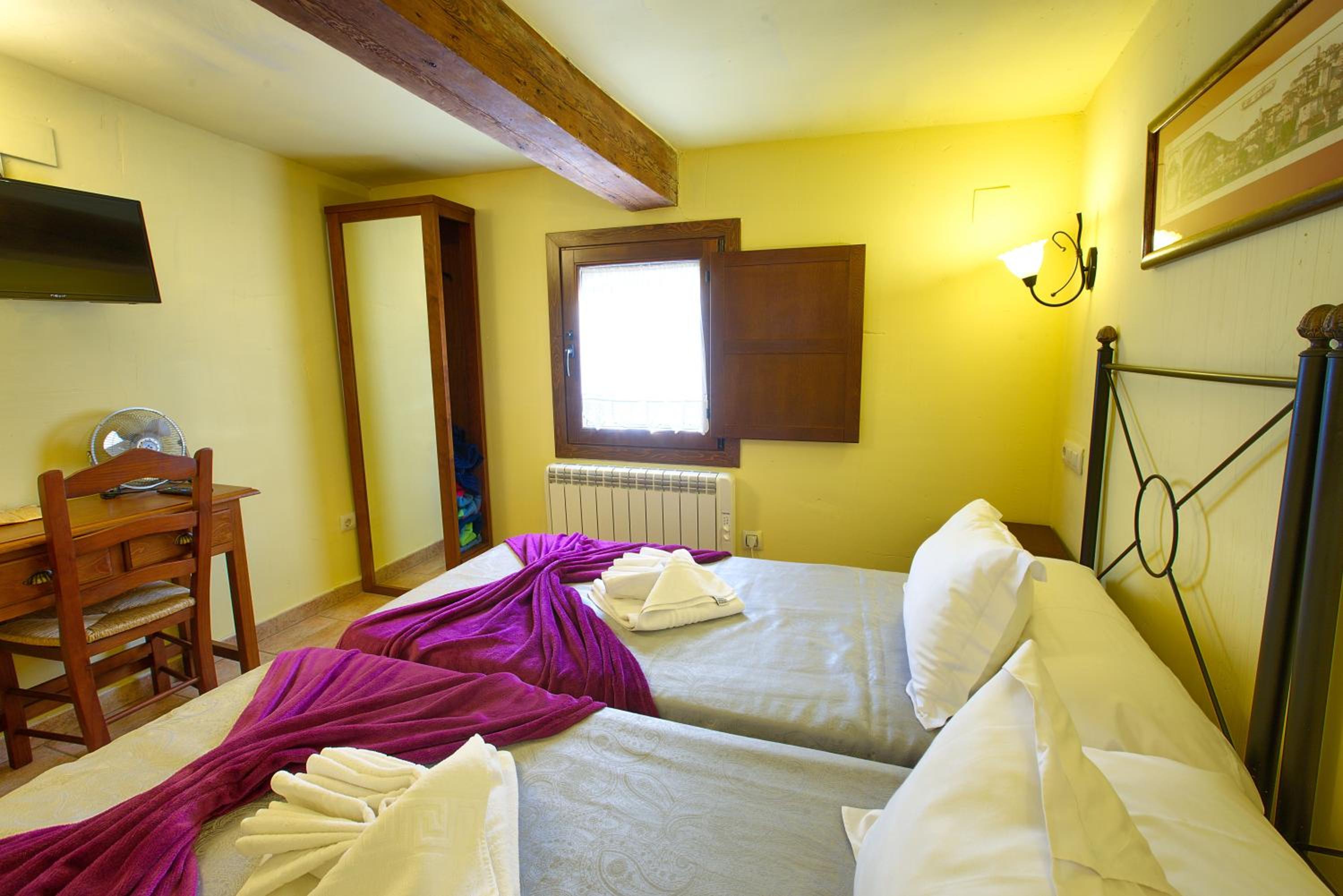 Standard Twin Room photo 3
