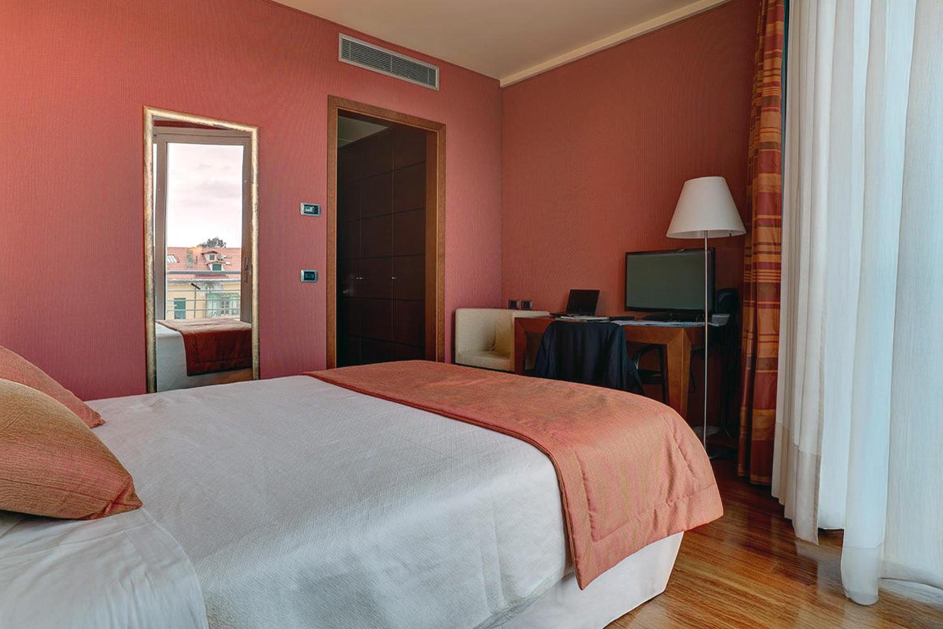 Double Room - Photo 2