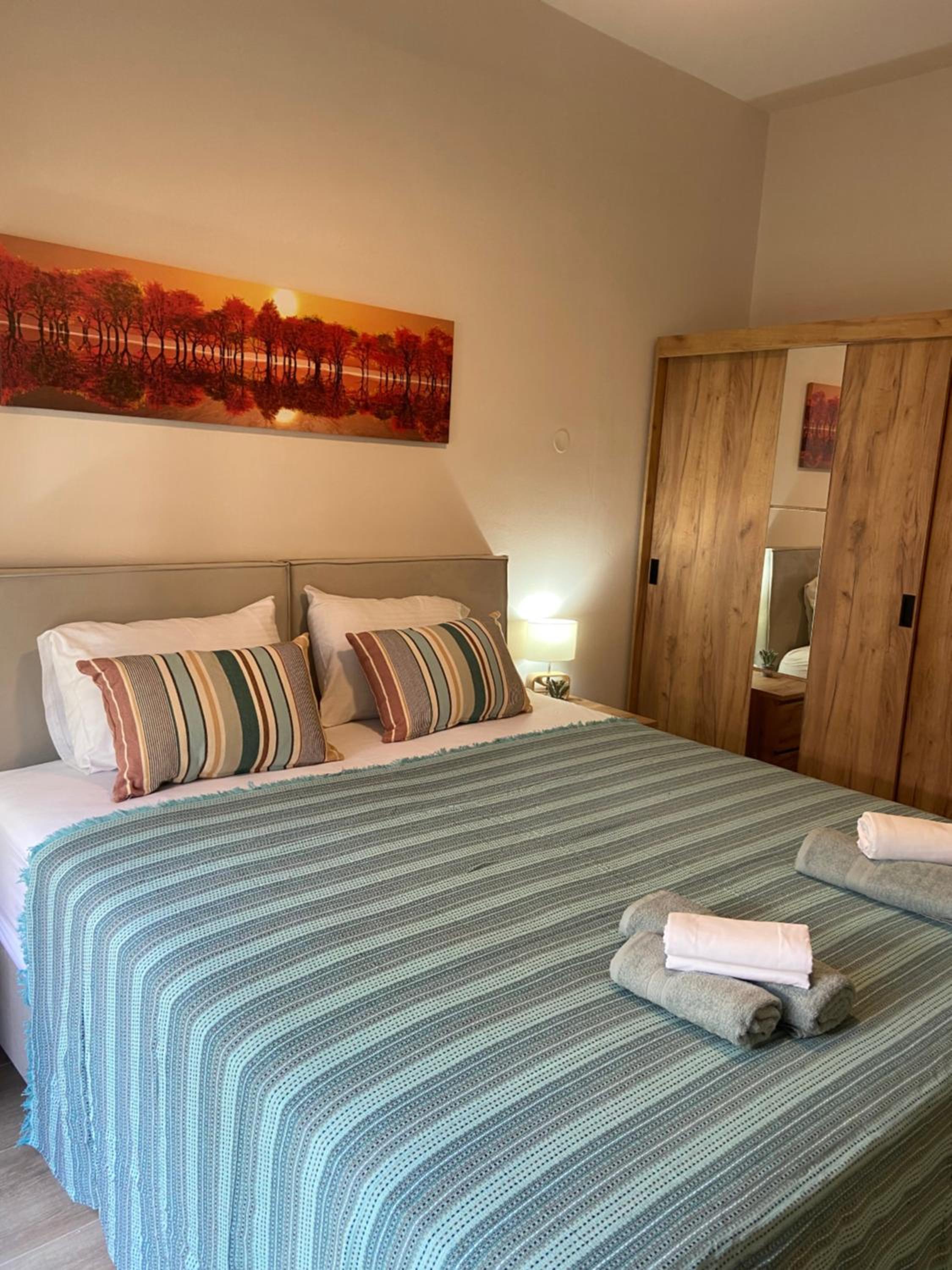 Deluxe Two-Bedroom Apartment with Garden View