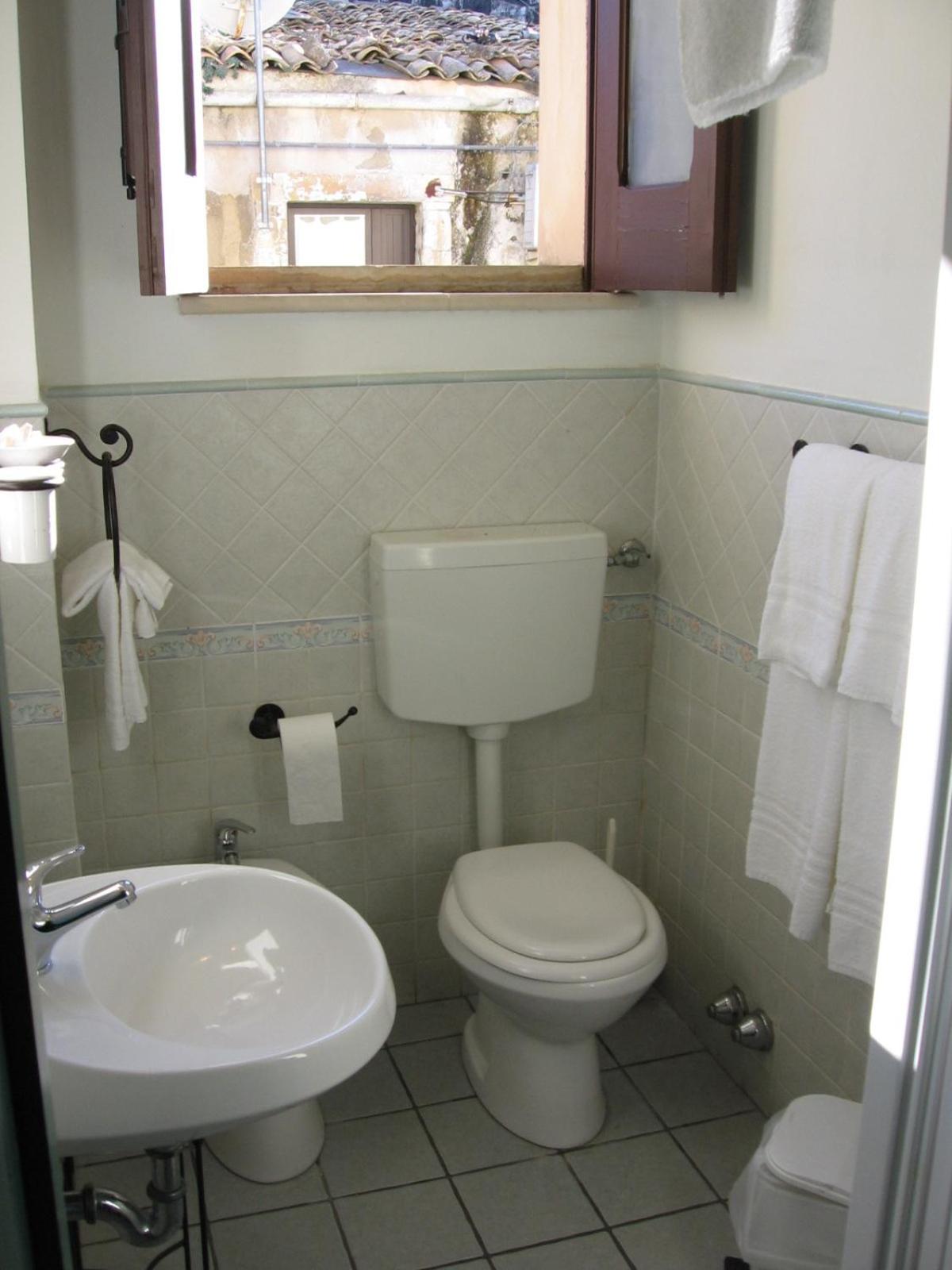 Comfort Triple Room - Photo 6