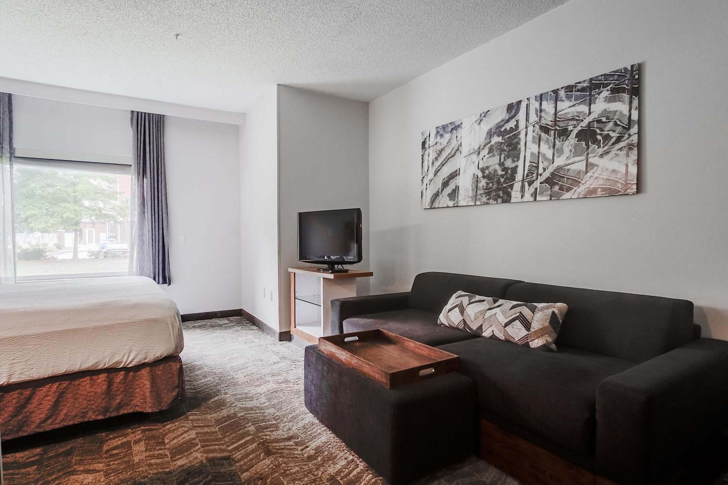 King Suite - Disability Access/Non Smoking - Photo 2