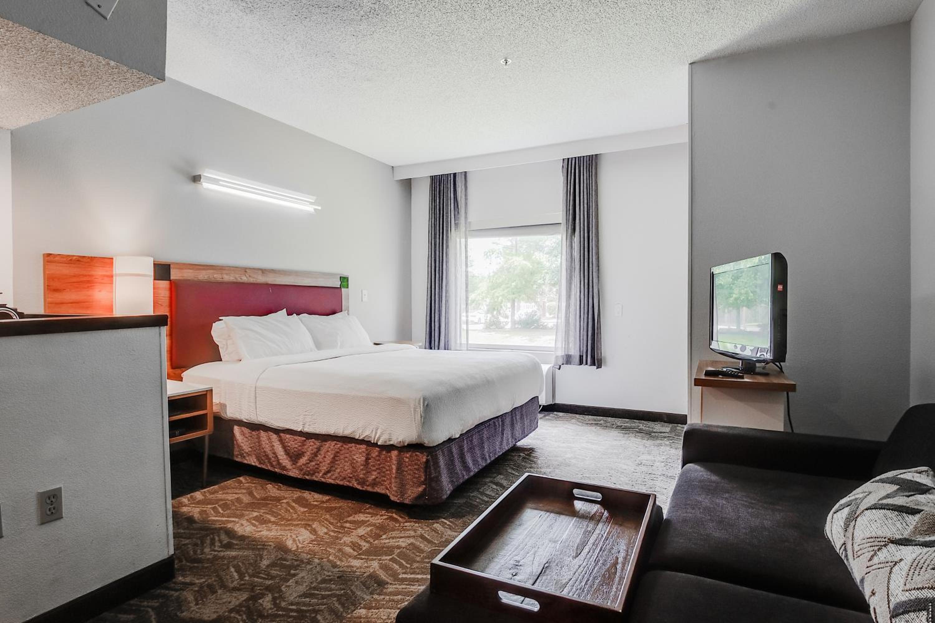 King Suite - Disability Access/Non Smoking - Photo 1