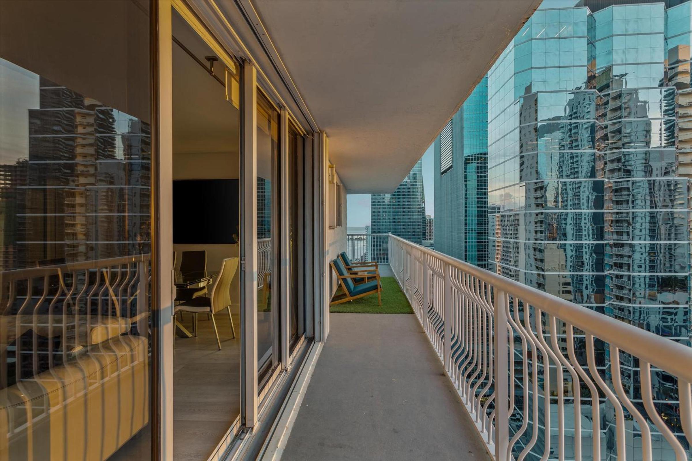 Family Suite with Balcony photo 3