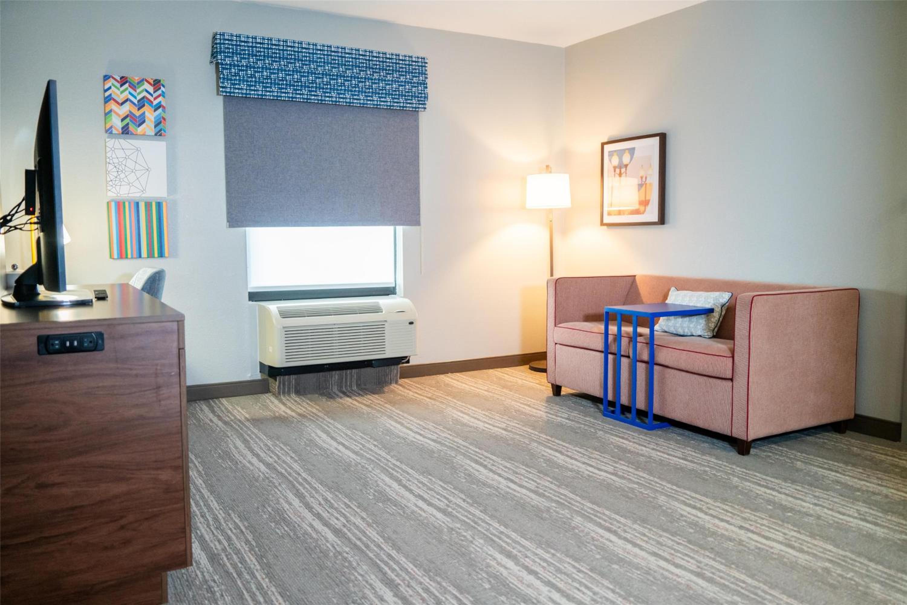 King Suite with Kitchen - Non-Smoking