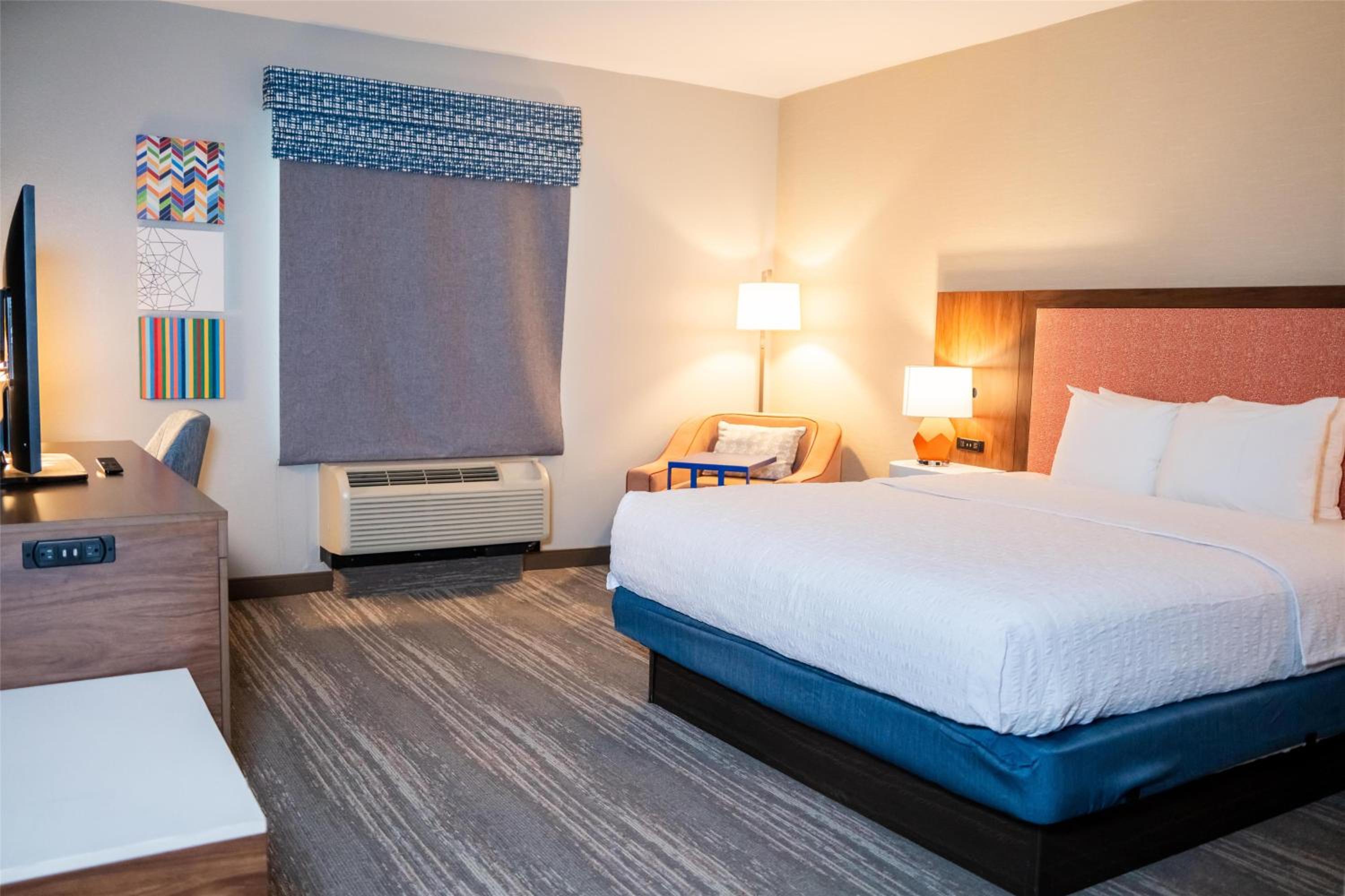 King Room - Mobility Access/Non-Smoking - Photo 1