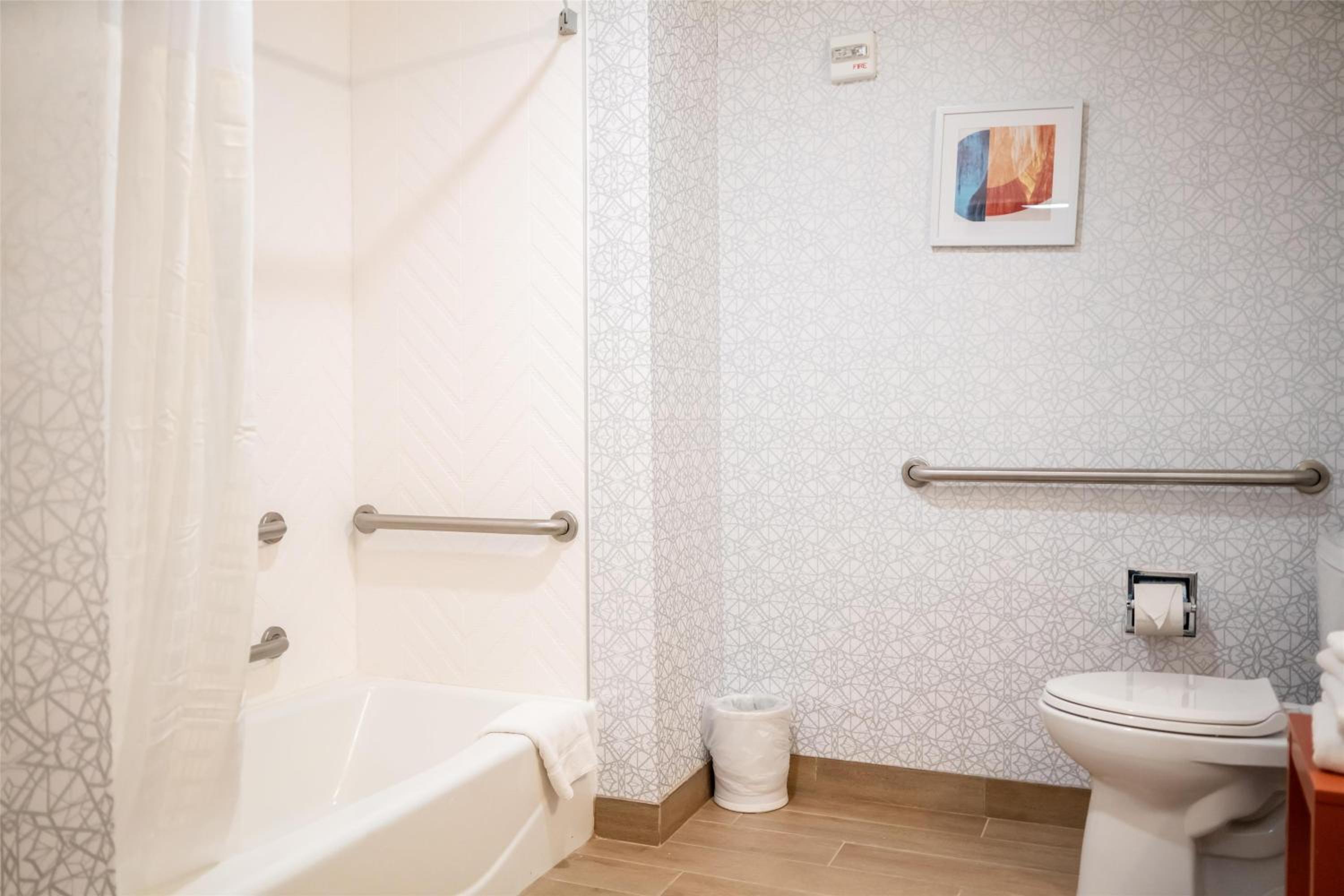 King Room - Mobility Access/Non-Smoking - Photo 5