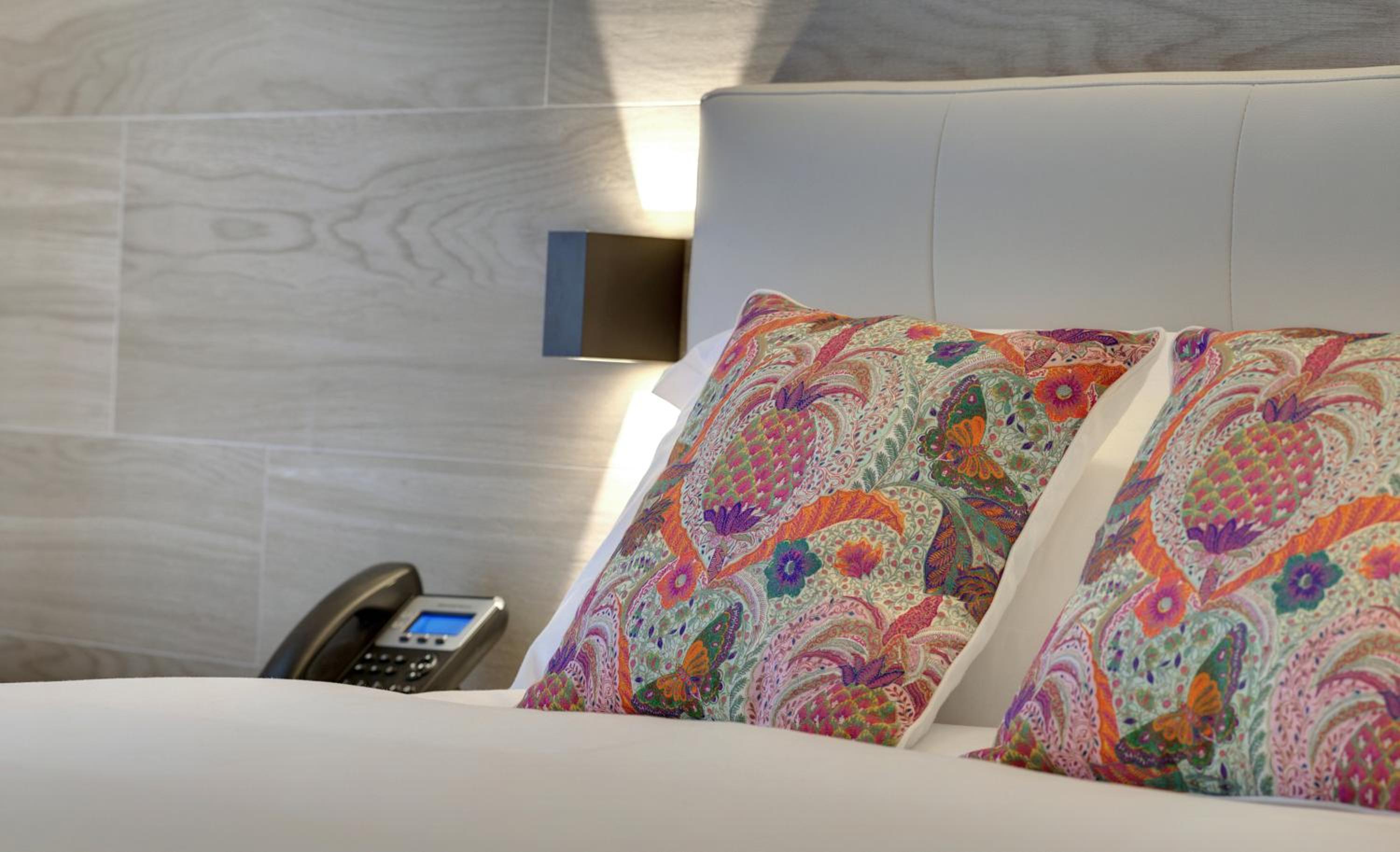 Deluxe Room - Photo 2