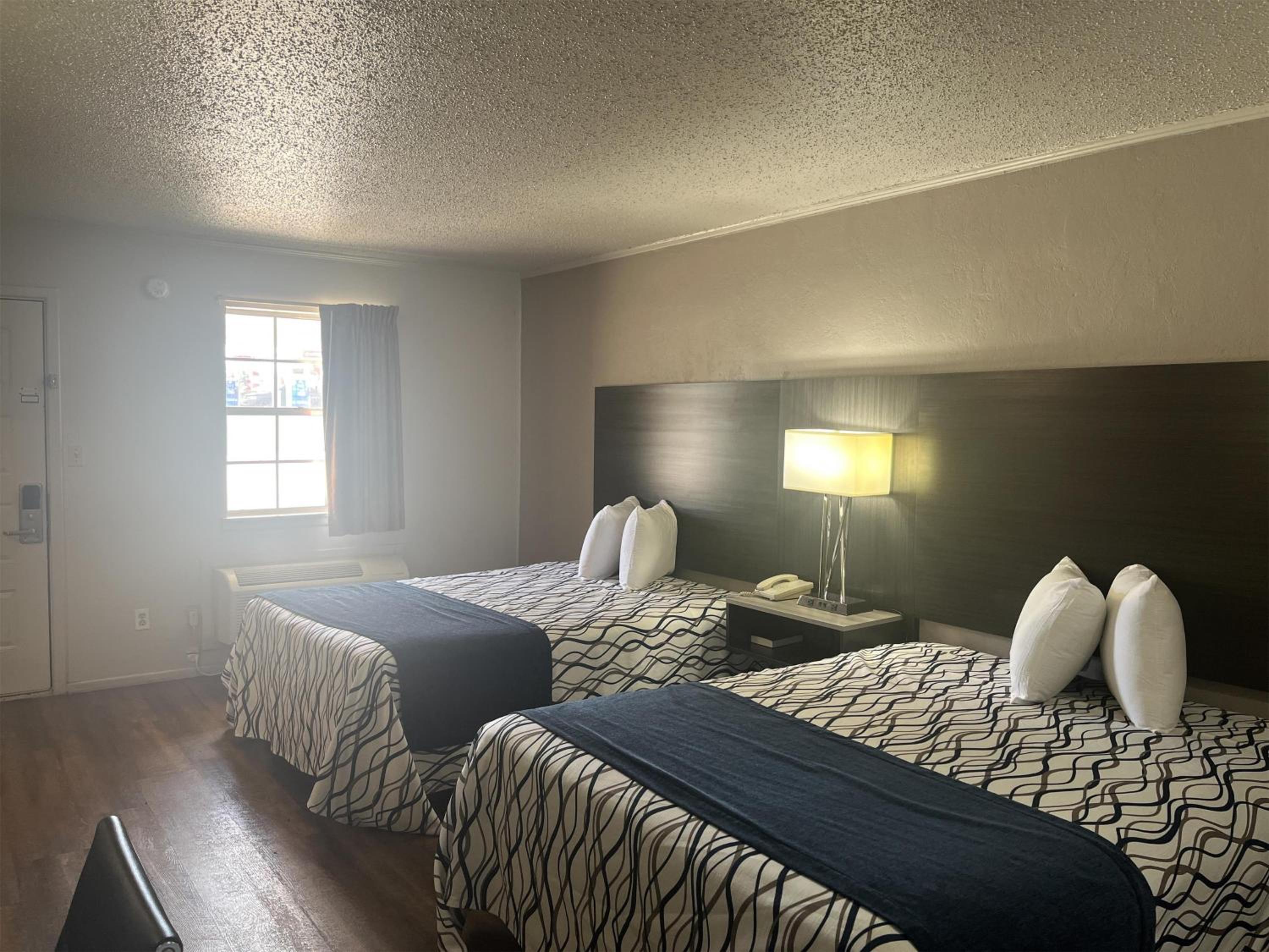 Queen Room with Two Queen Beds - Disability Access - Non-Smoking photo 2