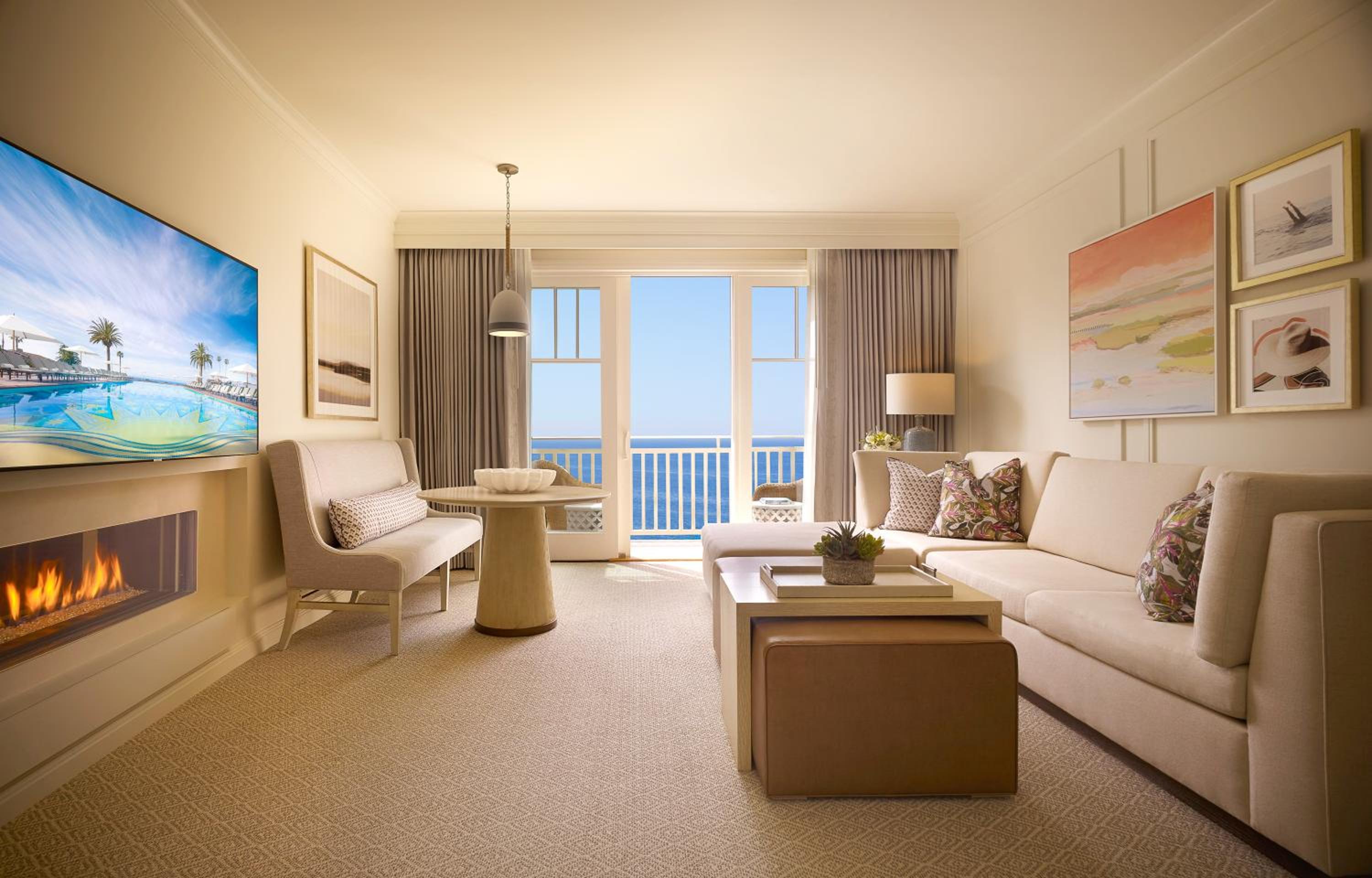 Deluxe Ocean View King Bungalow Suite