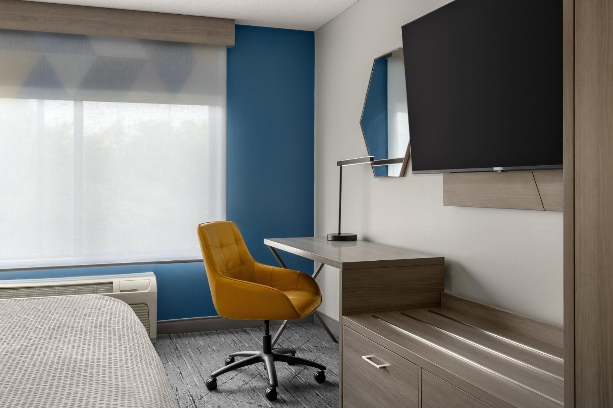 Standard King Room - Photo 6