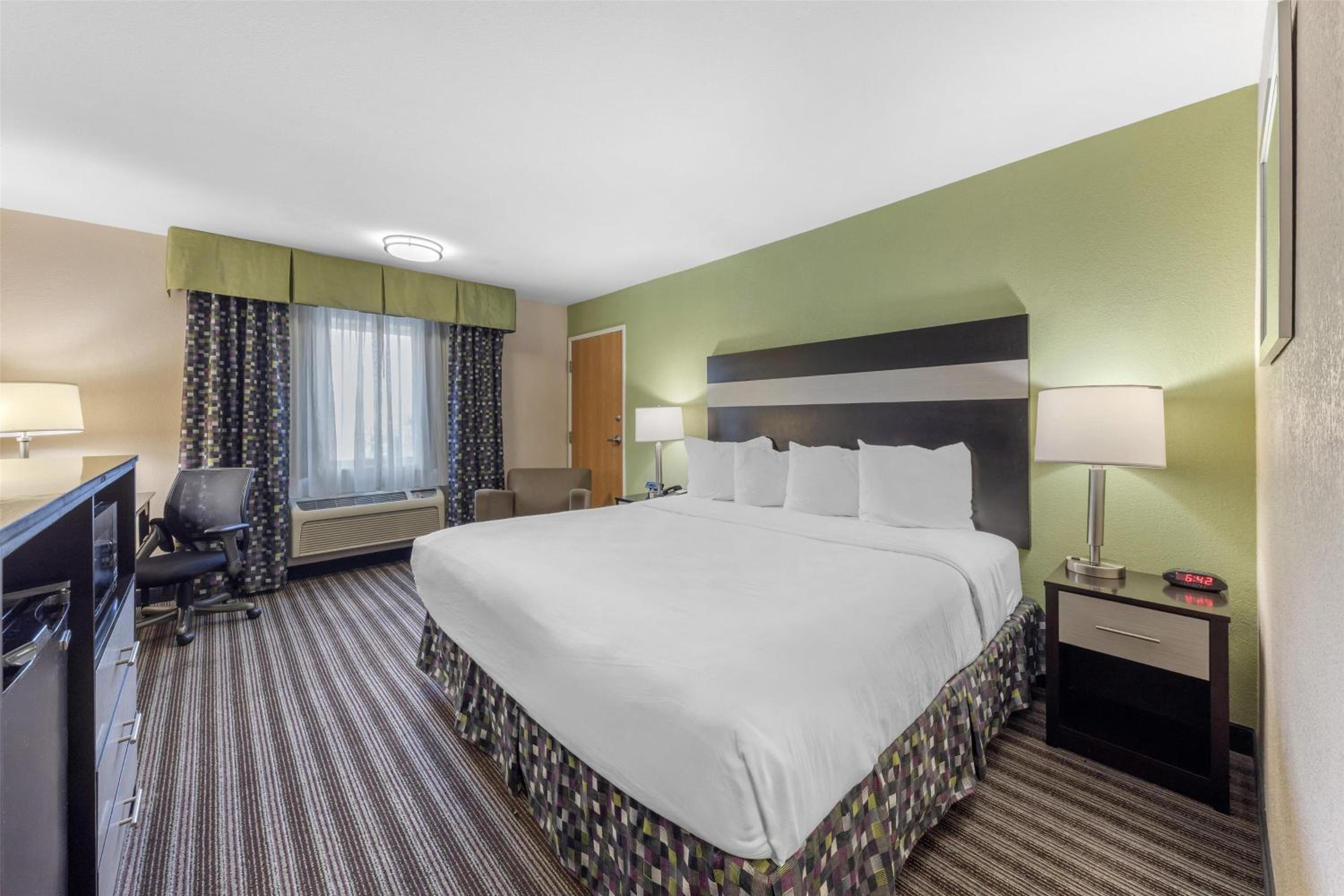 King Room - Disability Access photo 2