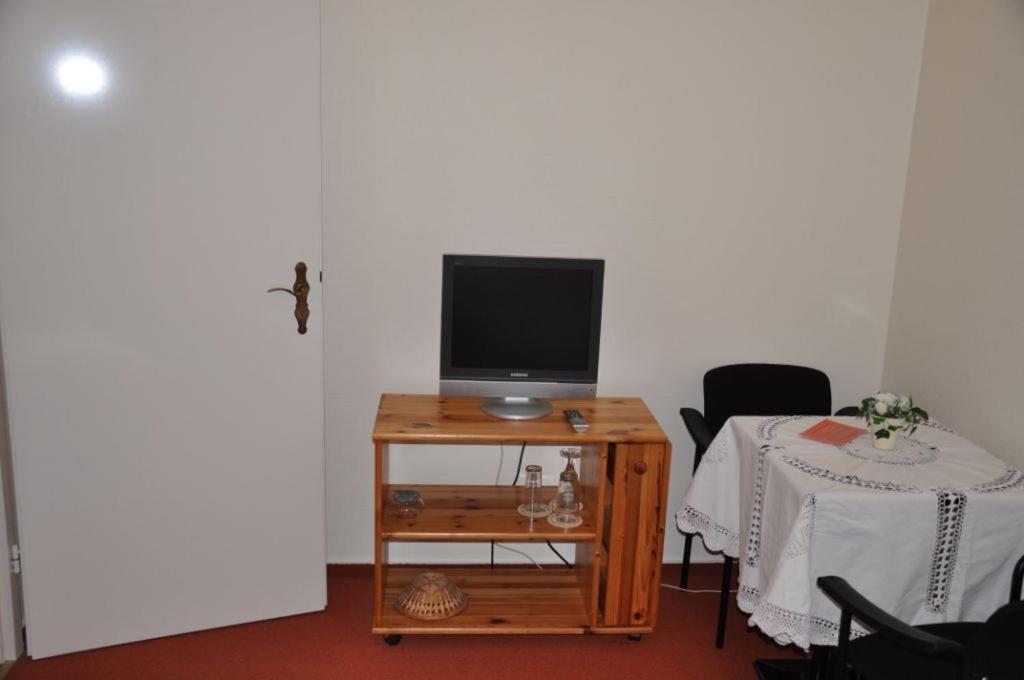 Double Room - Photo 2
