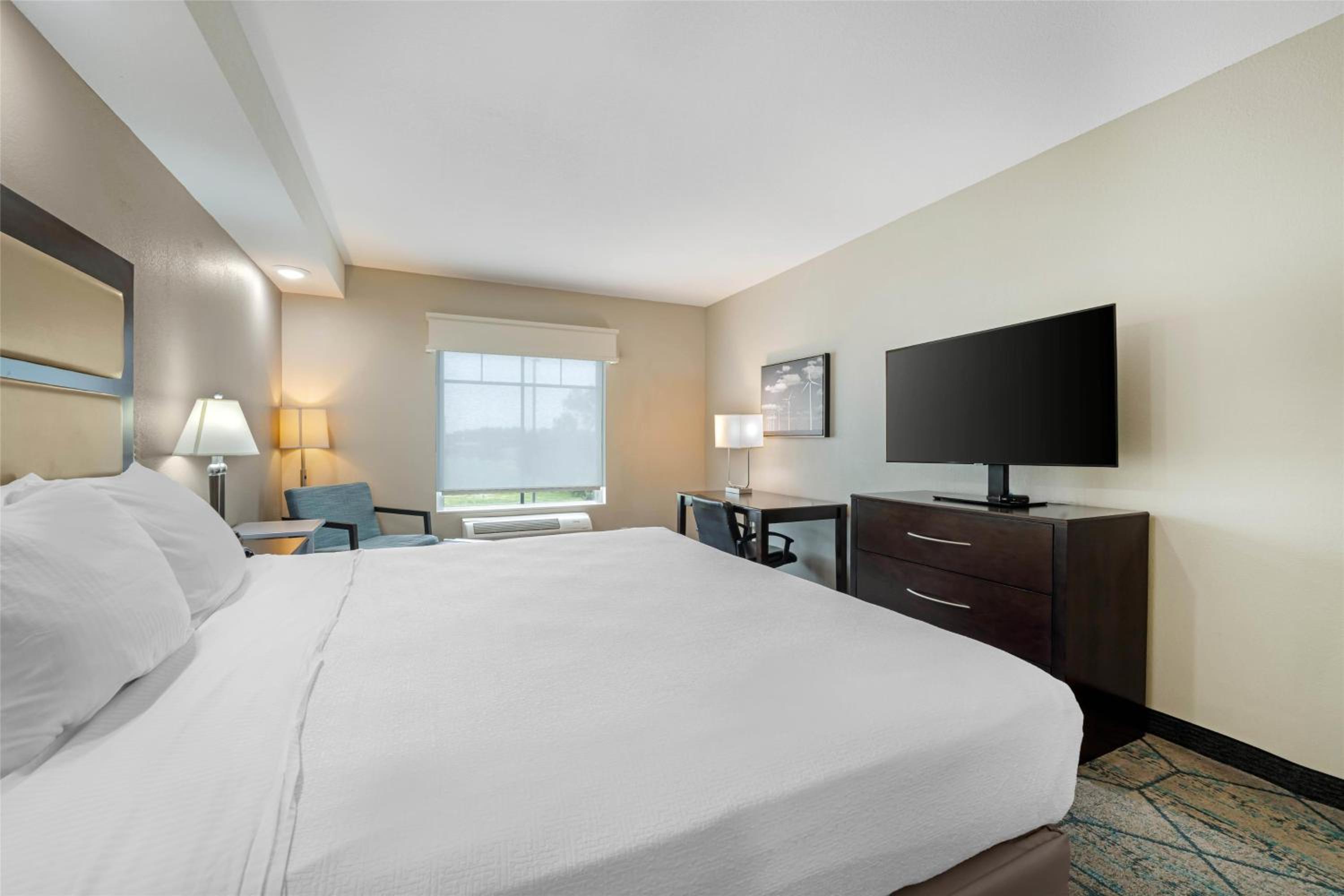 King Room with Walk-In Shower - Disability Access/Non-Smoking - Photo 6