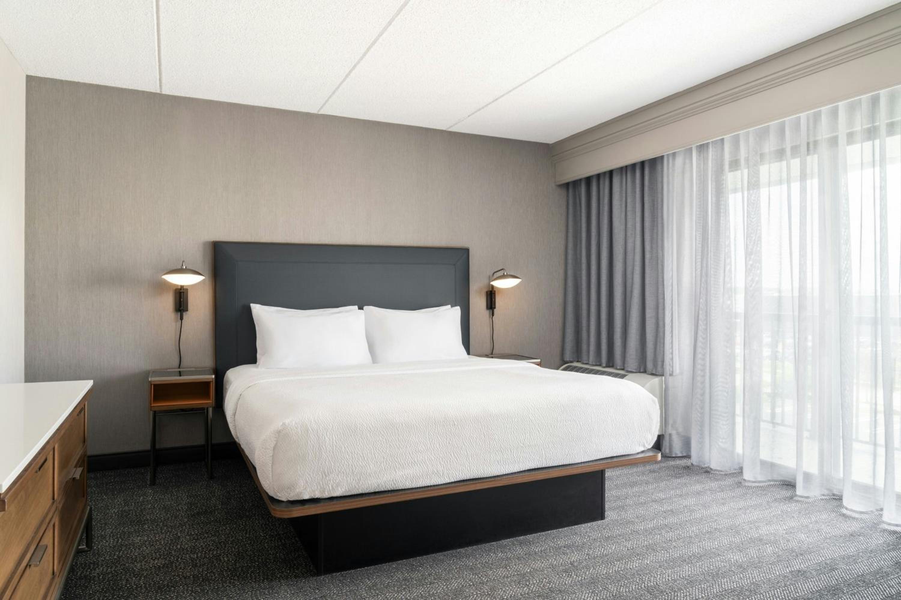 King Room with Sofa Bed - Hearing Accessible - Photo 1