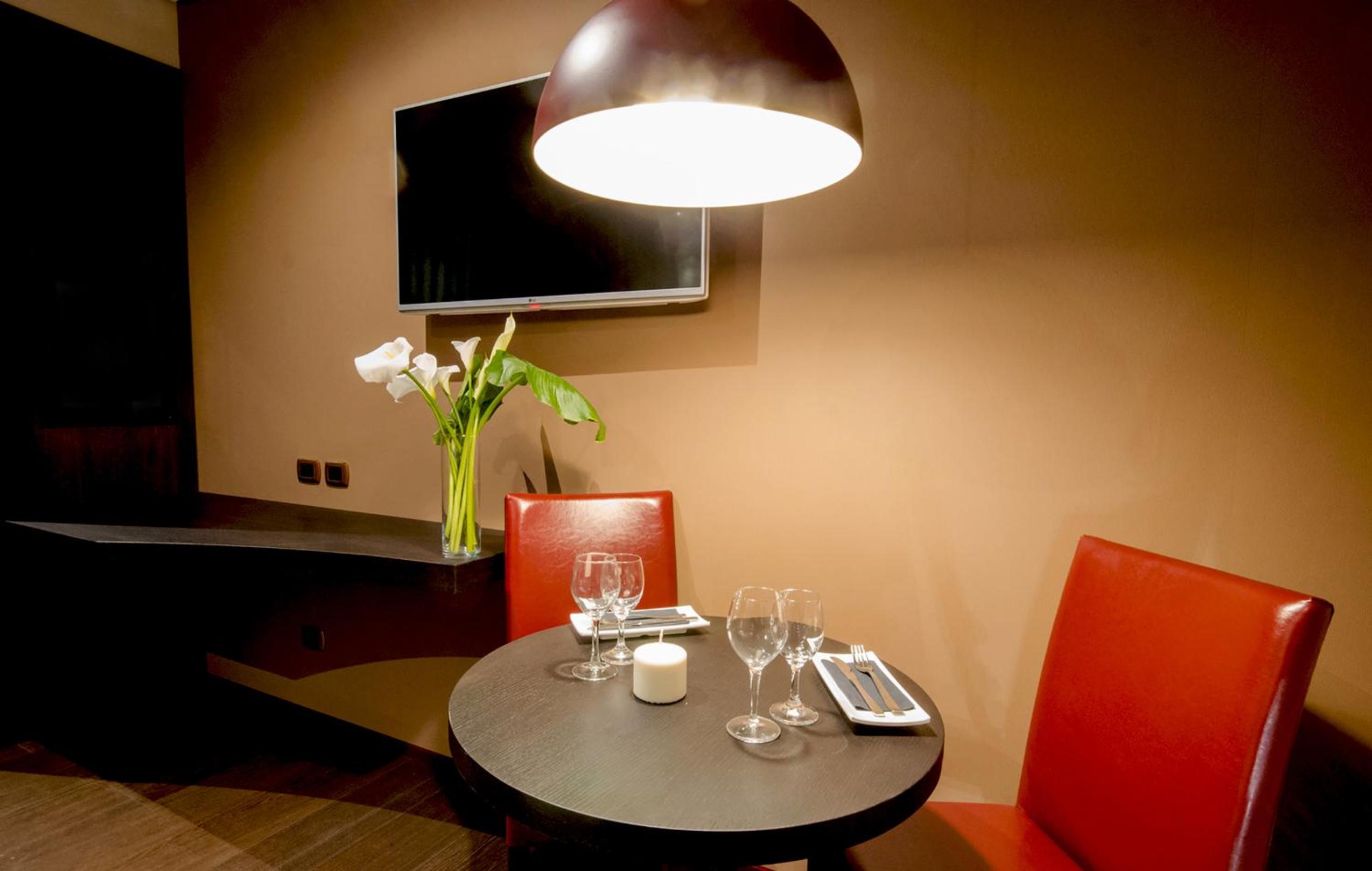 Luxury Suite with Spa Bath - Photo 4