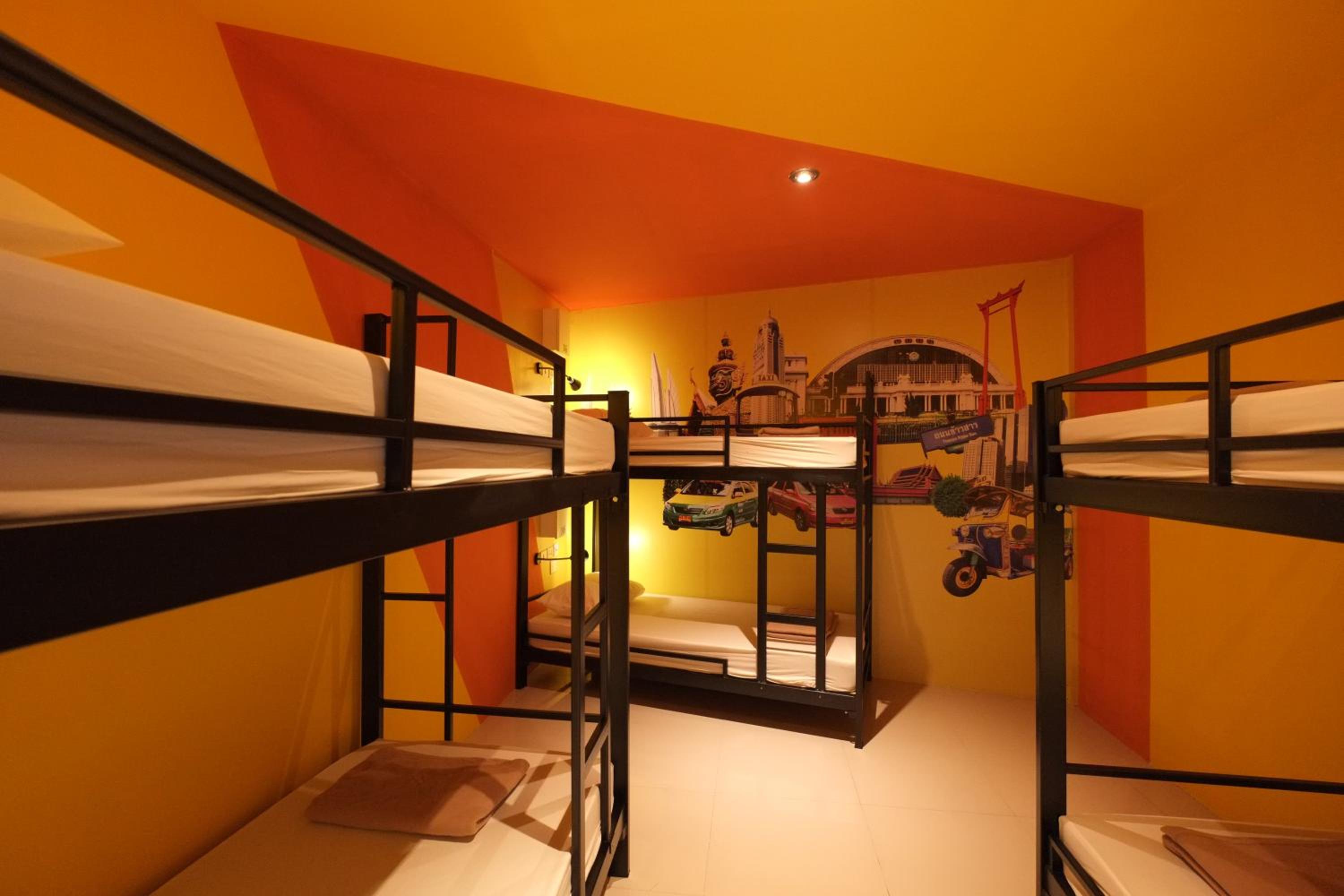 Bed in 6-Bed Mixed Dormitory Room photo 2