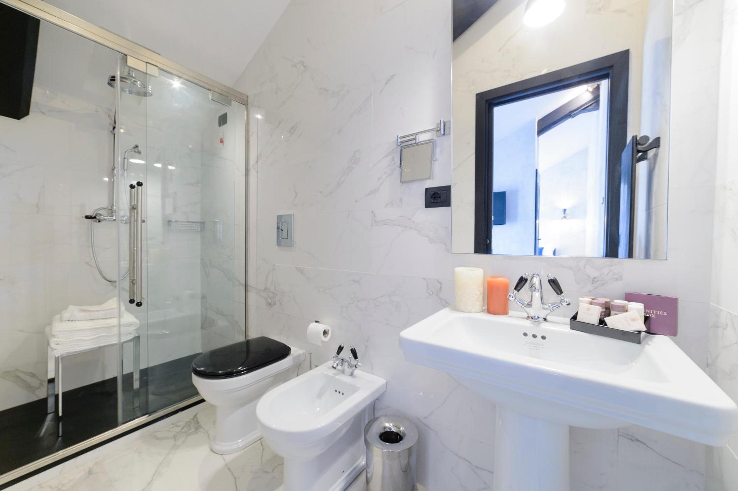 Junior Suite with City View