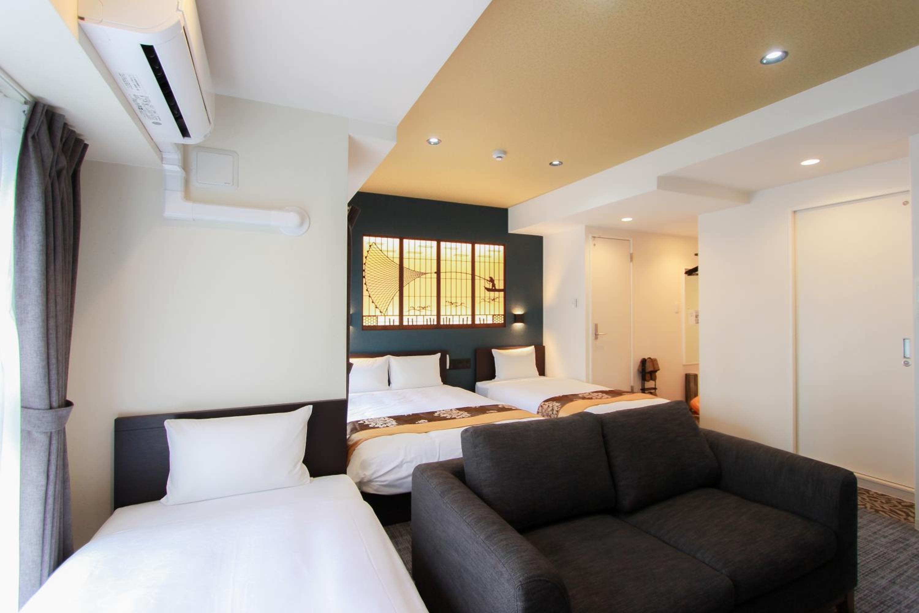 Superior Quadruple Room photo 2