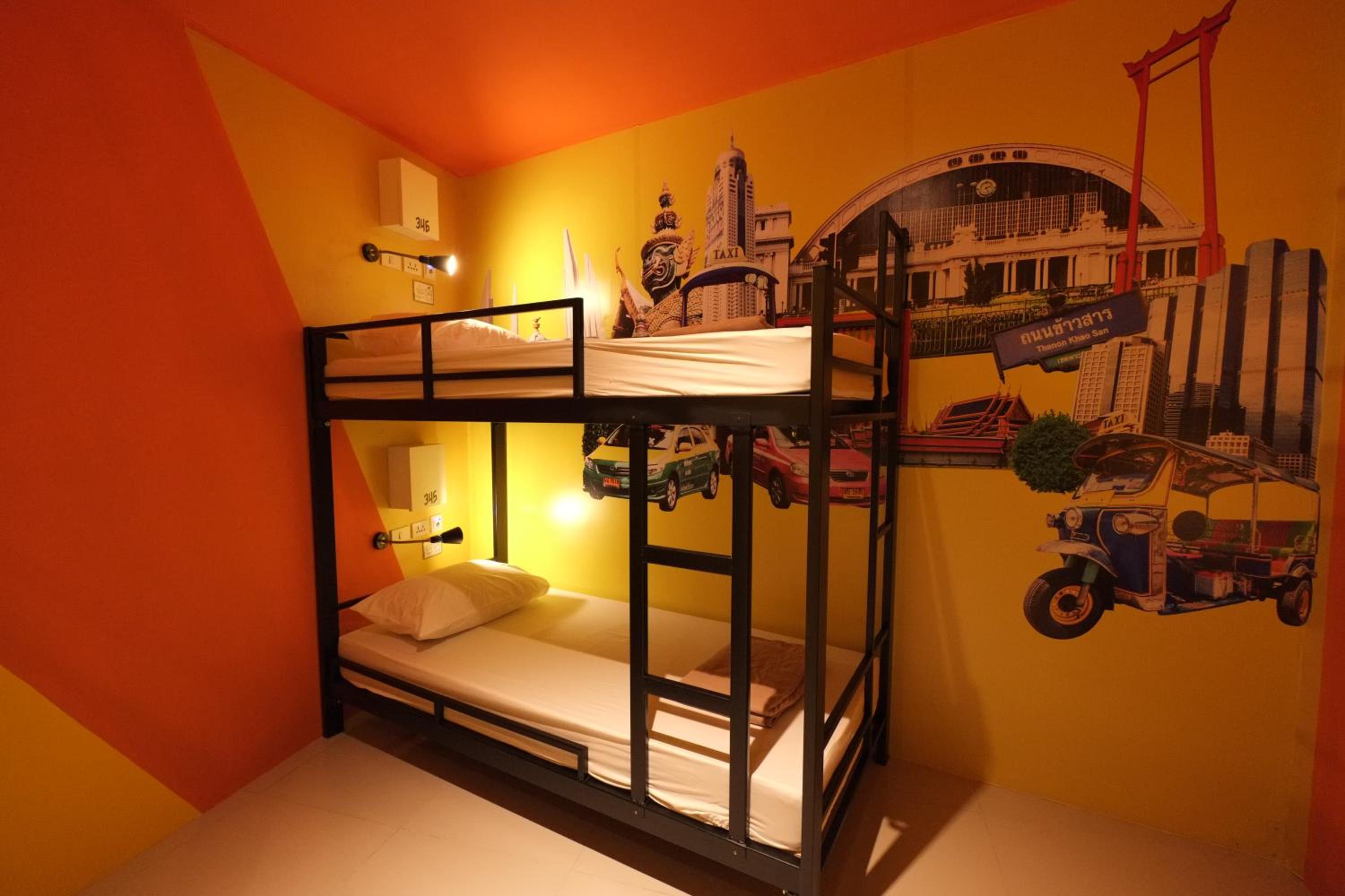 Bed in 6-Bed Mixed Dormitory Room photo 1