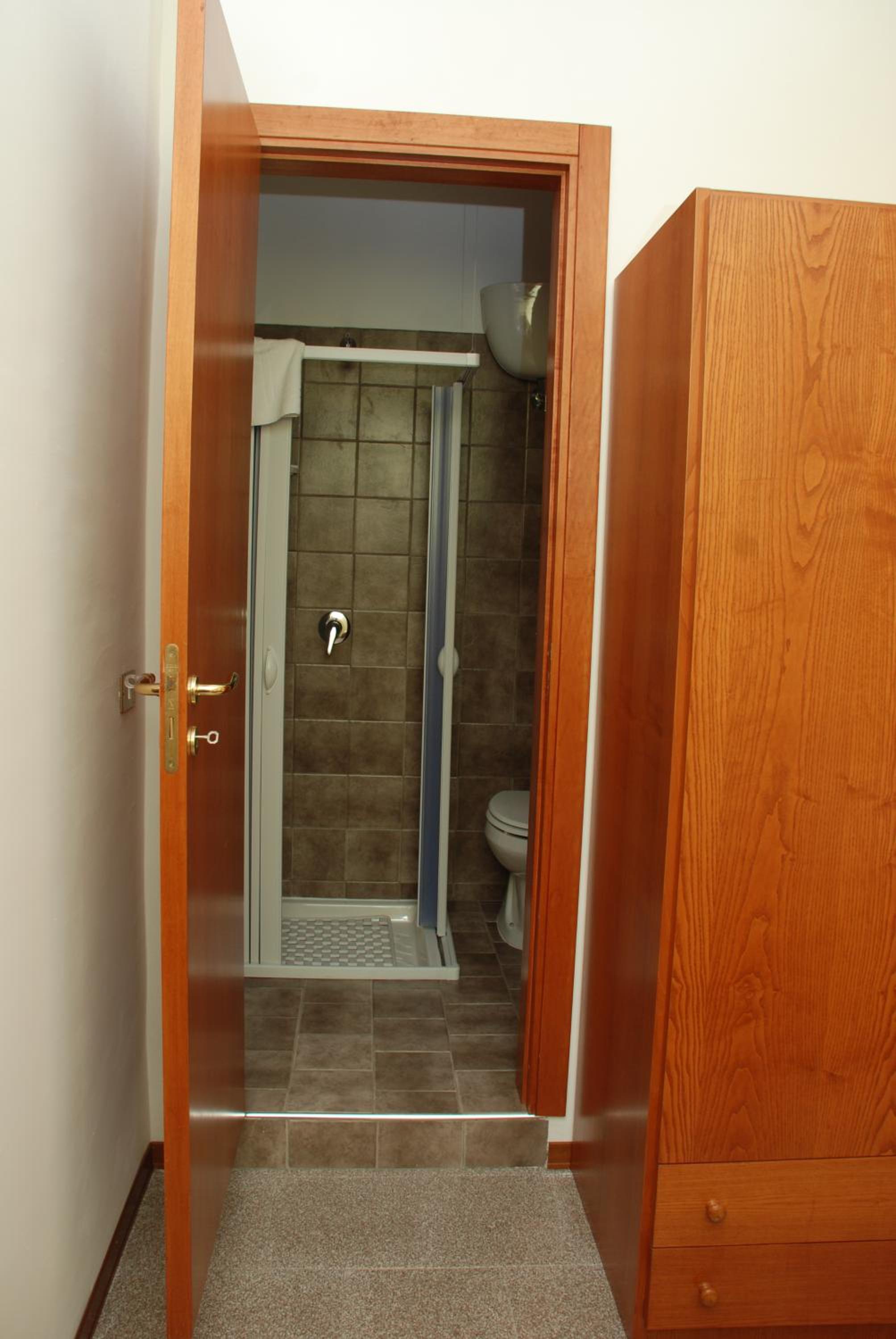 Single Room with Private Bathroom photo 3