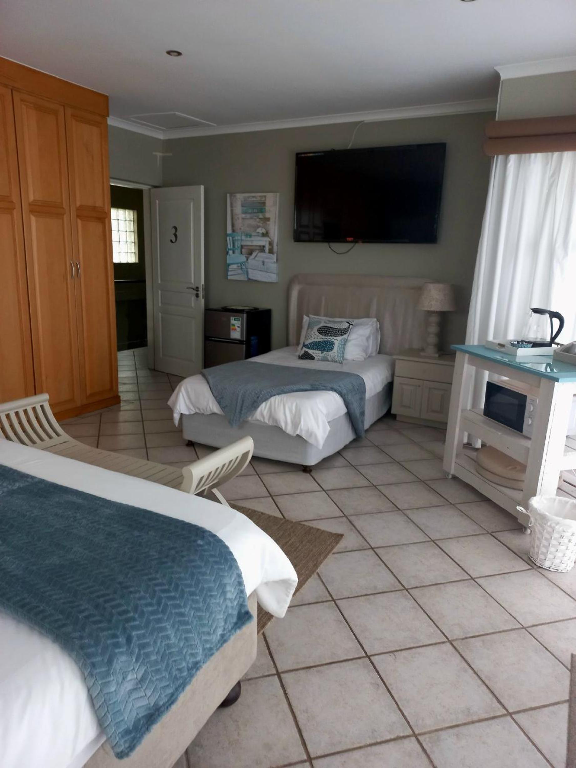 Four-Bedroom Deluxe Home - Oceanfront photo 3