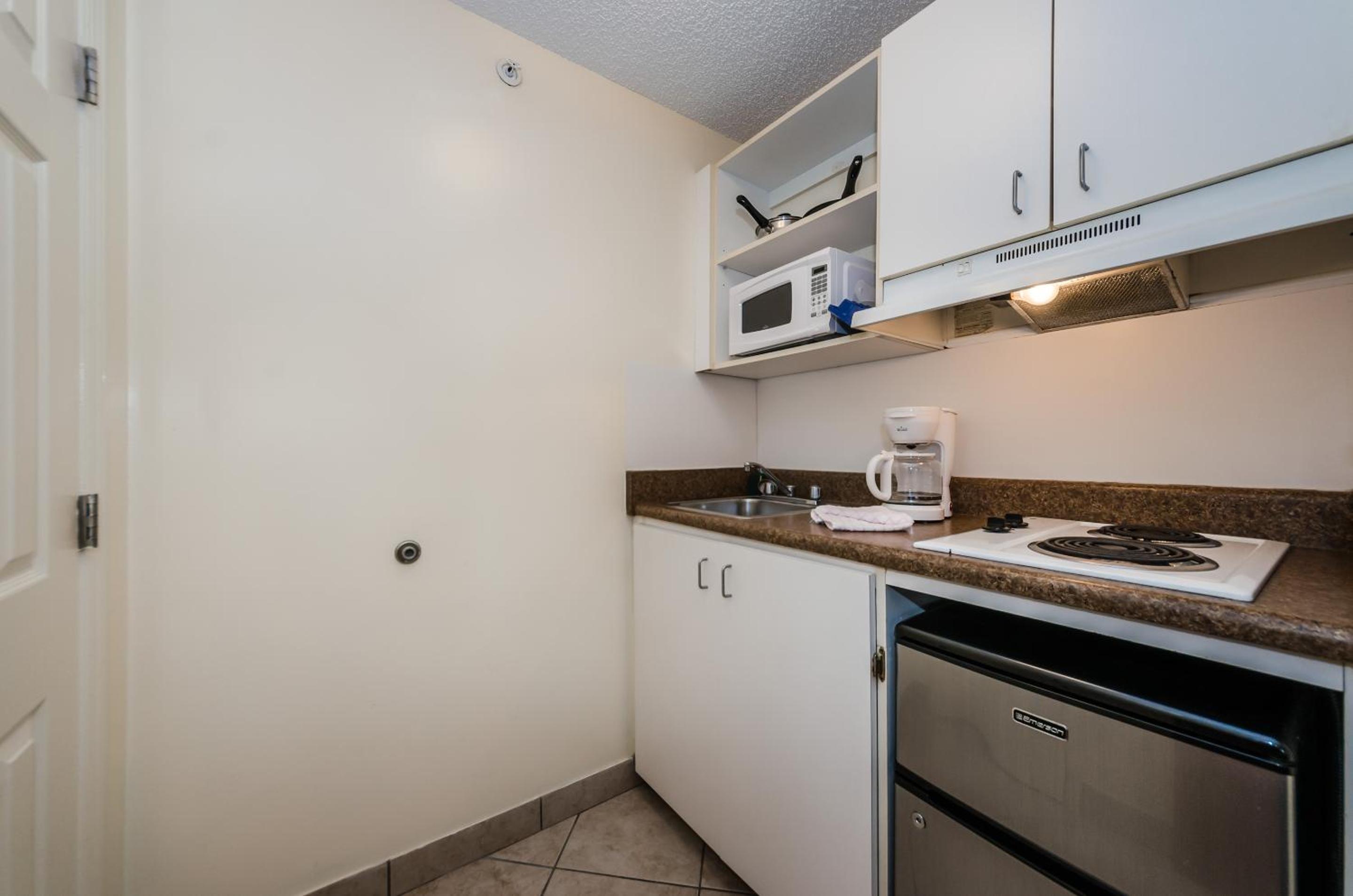 Upgraded Double Non-Smoking, Kitchenette - Photo 10