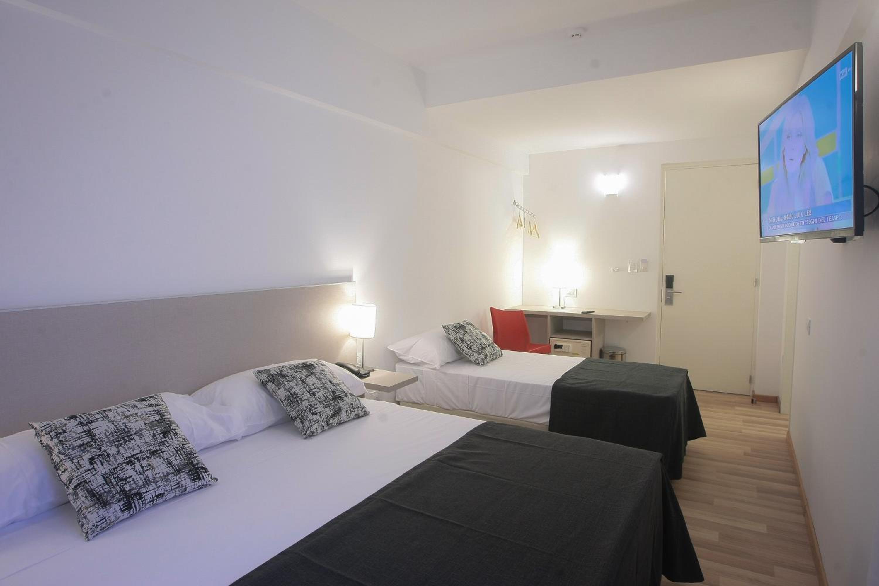 Classic Triple Room photo 1