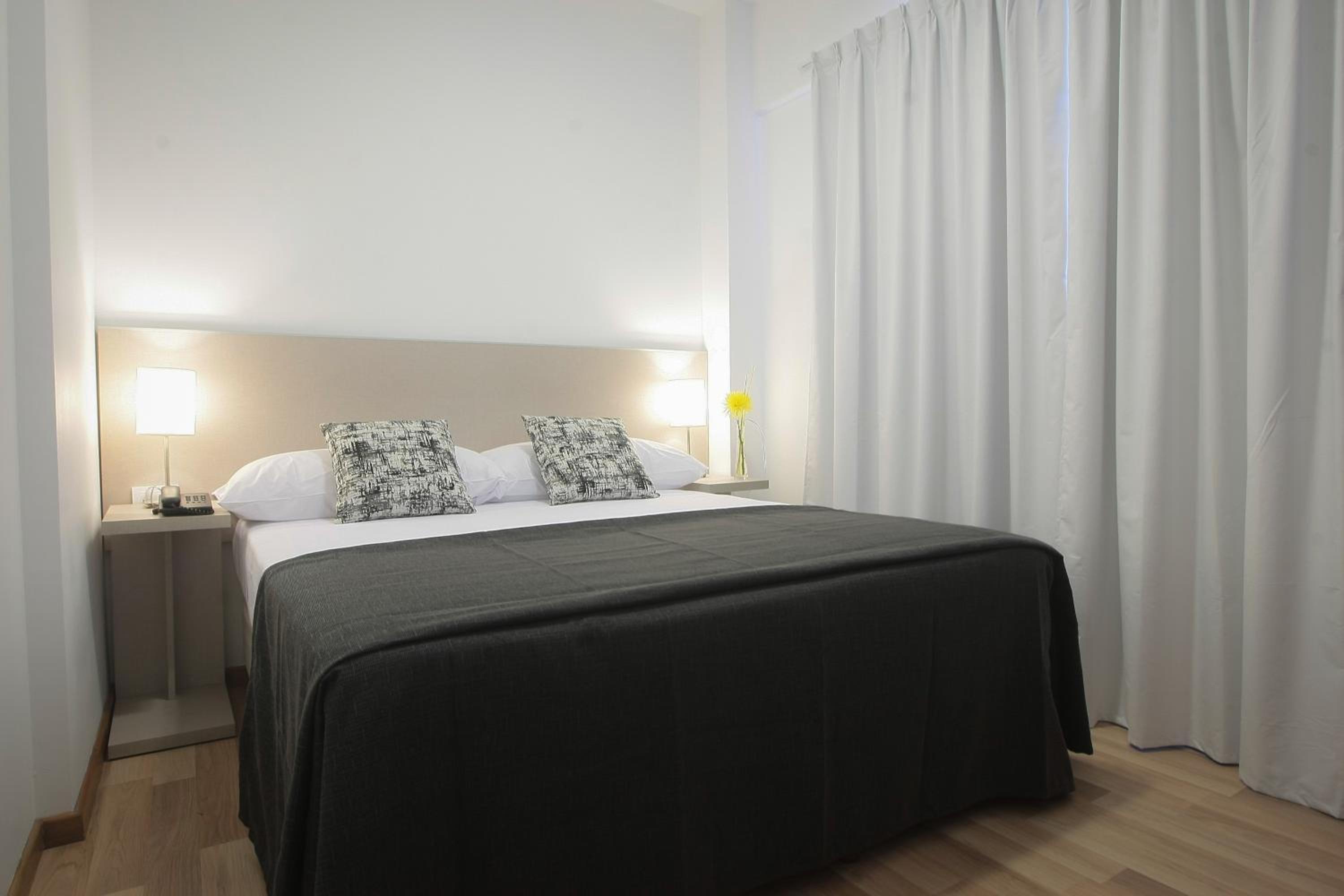 Small Double Room photo 1