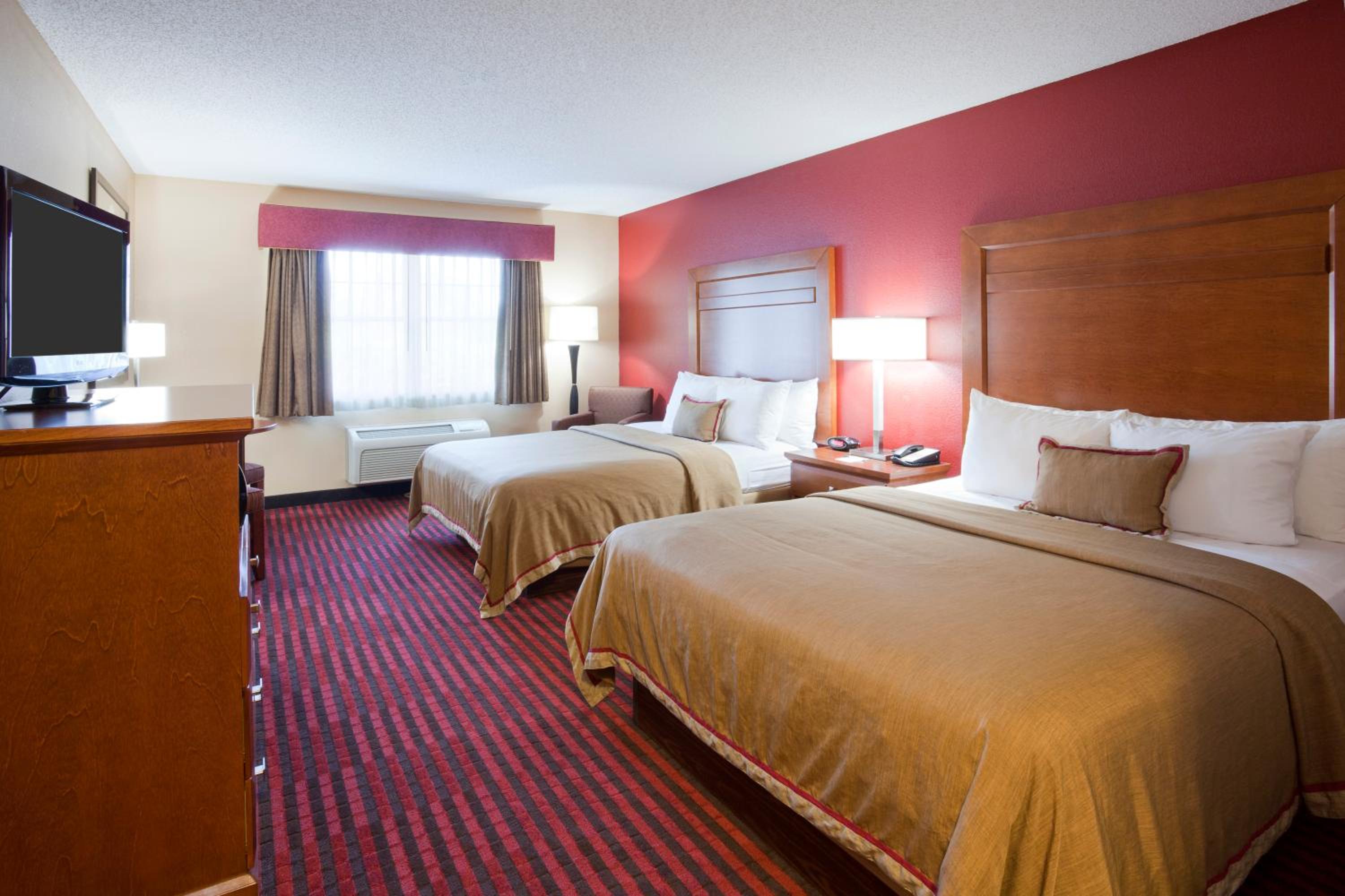 Queen Room With Two Queen Beds photo 1