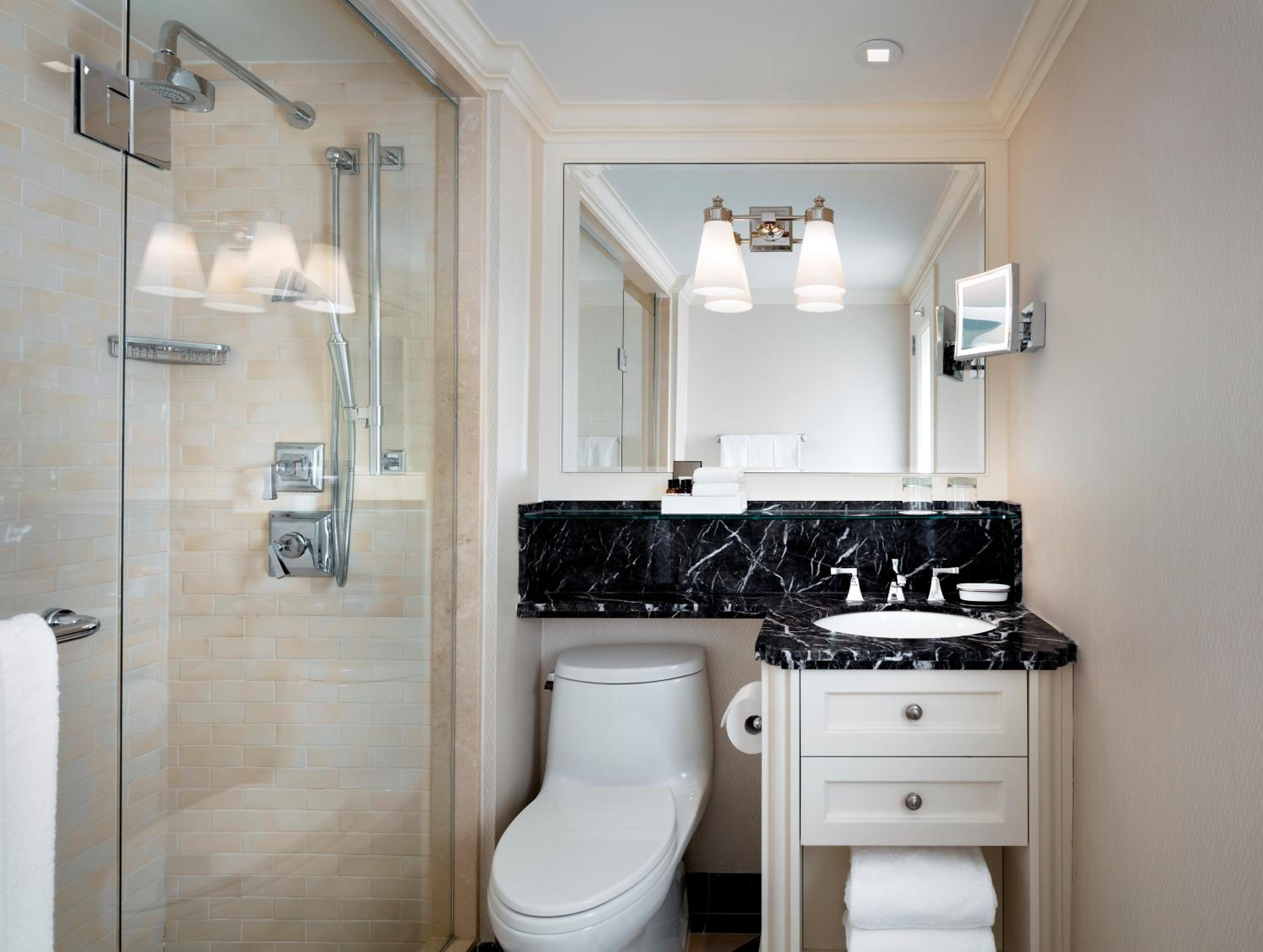 Luxury King Room - Photo 3