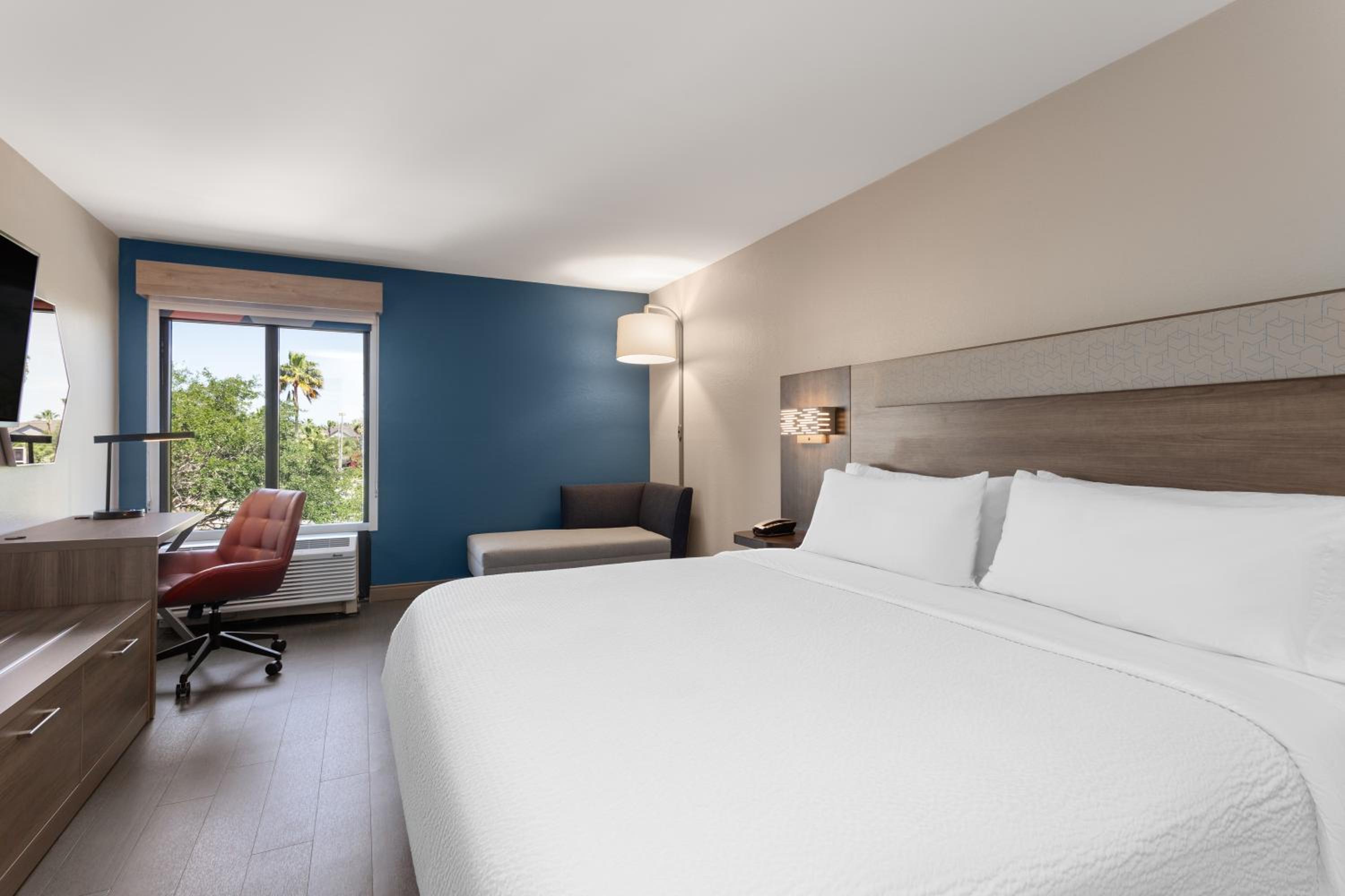 Standard King Room - Photo 2
