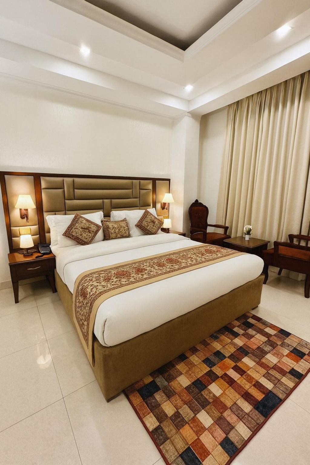 King Room with Balcony photo 1