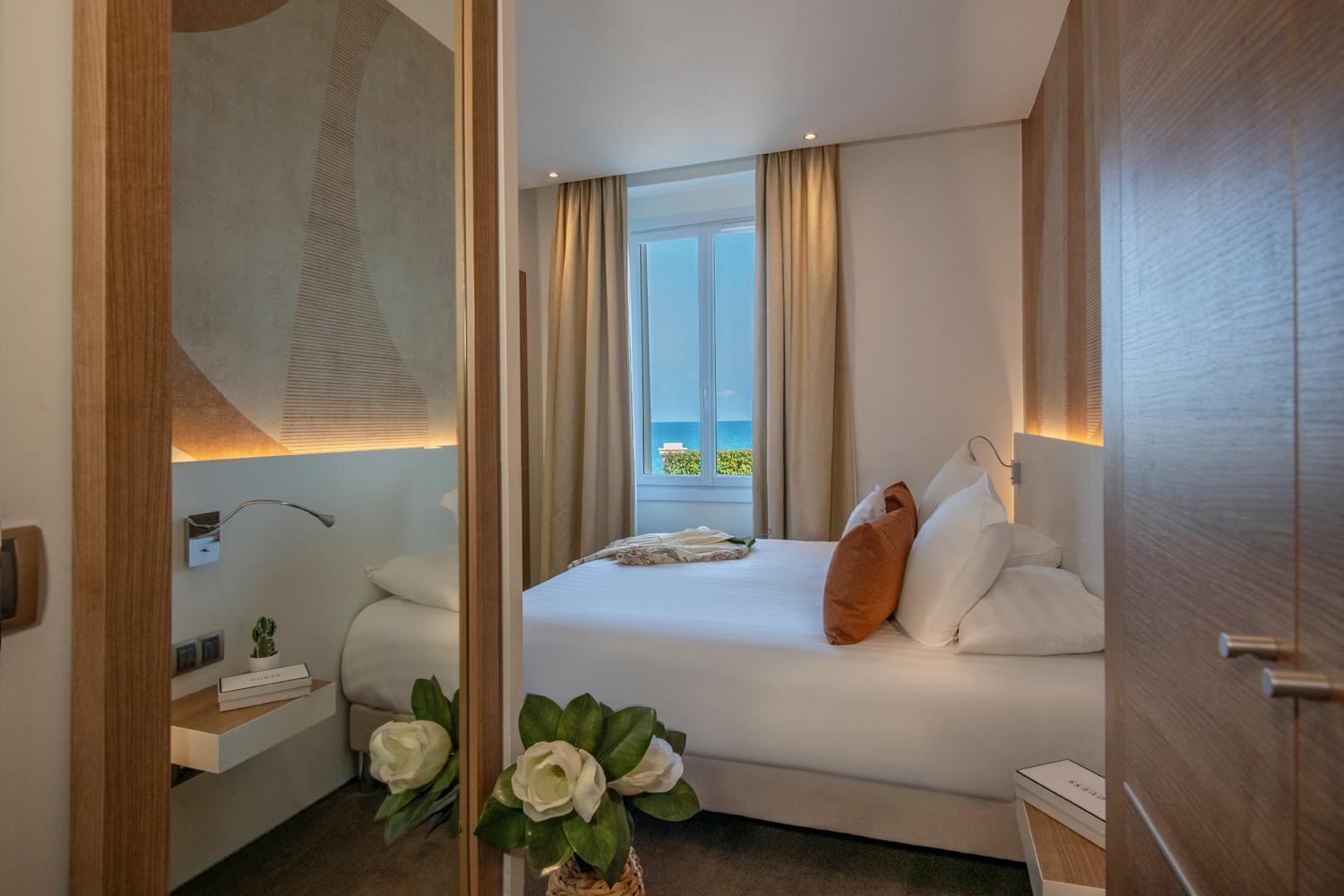 Comfort King Room with Sea View - Non-Smoking