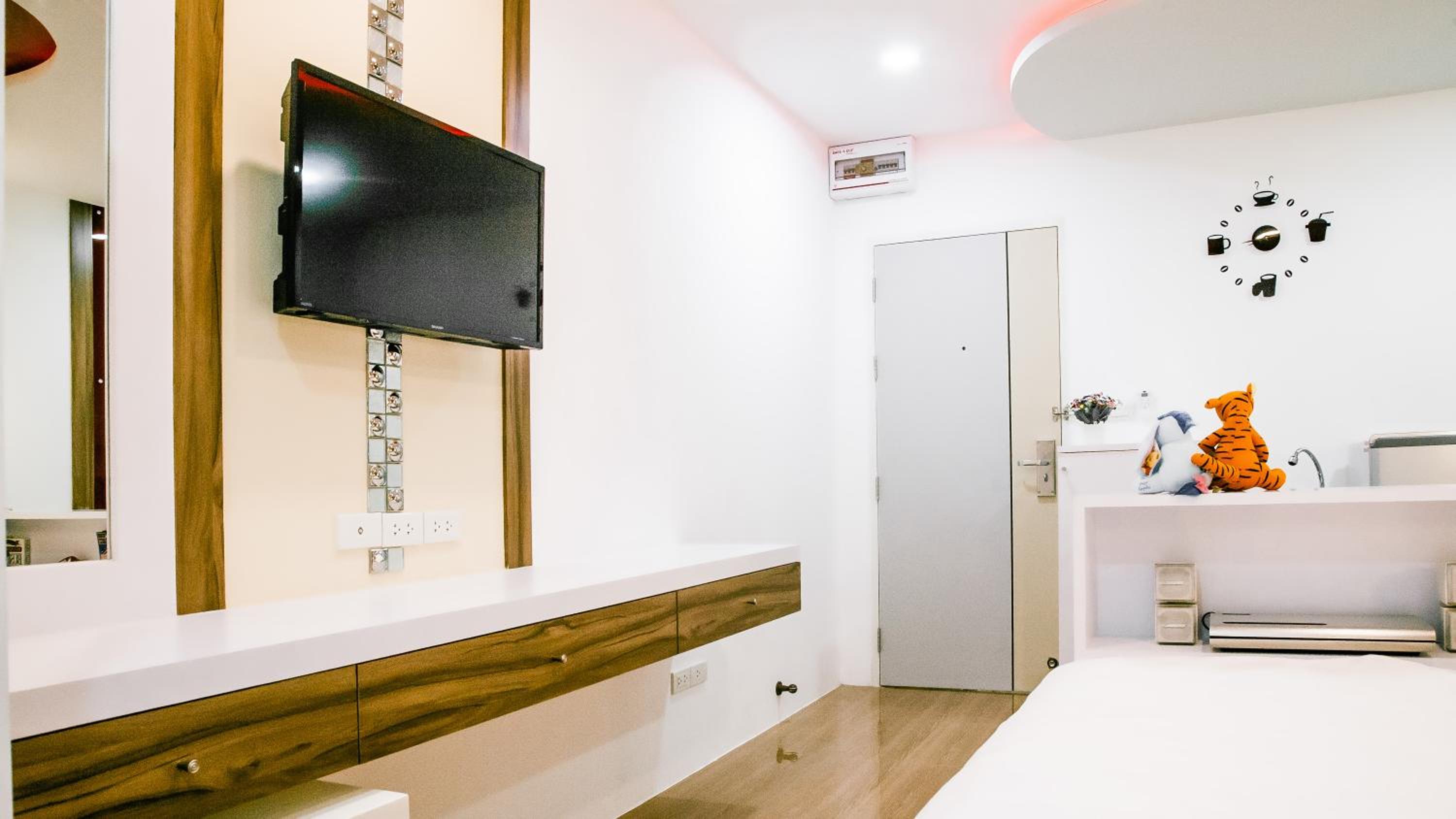 Studio Apartment photo 3