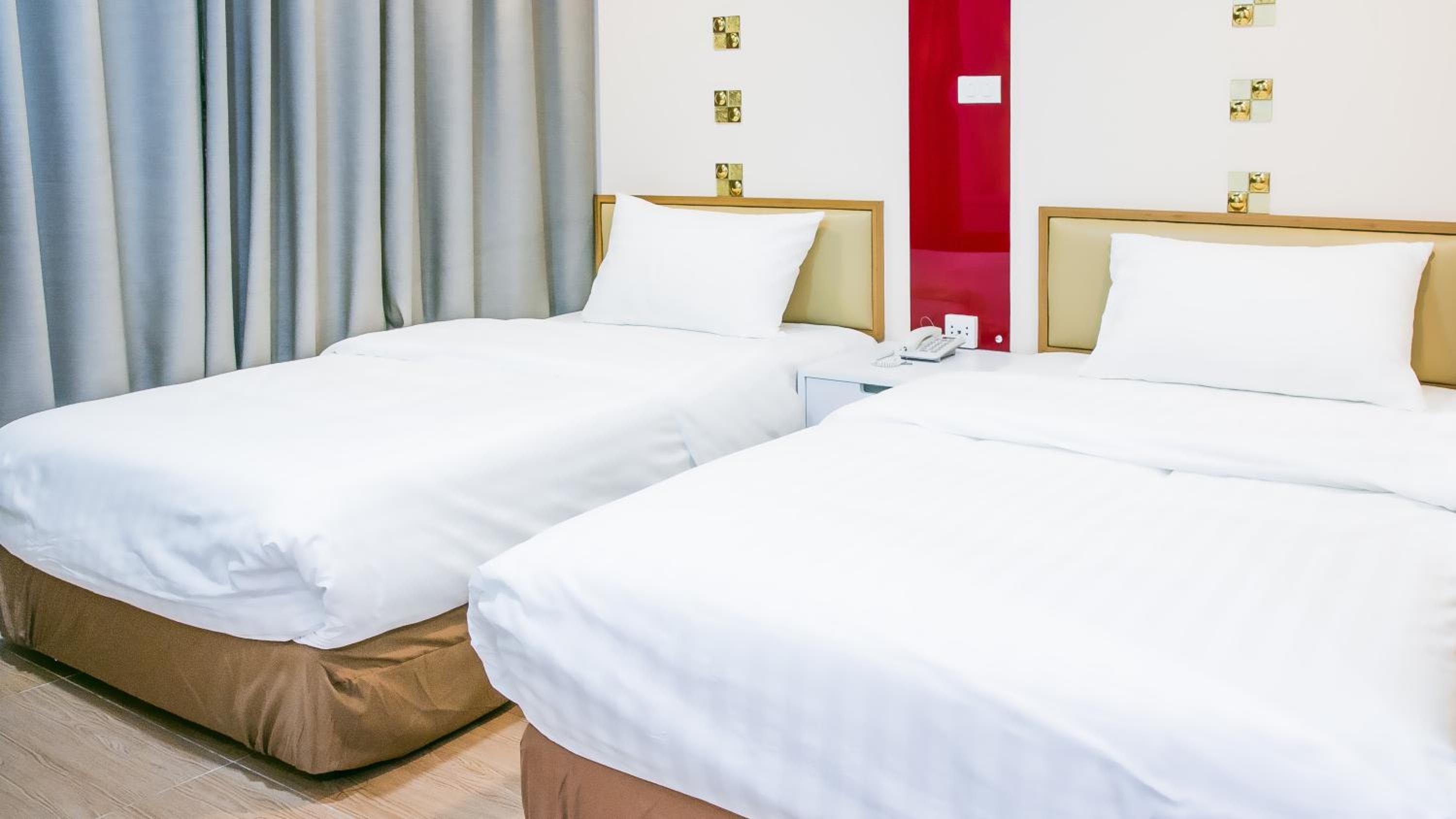 Deluxe Twin Room photo 2