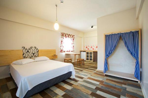 Deluxe King Room photo 3