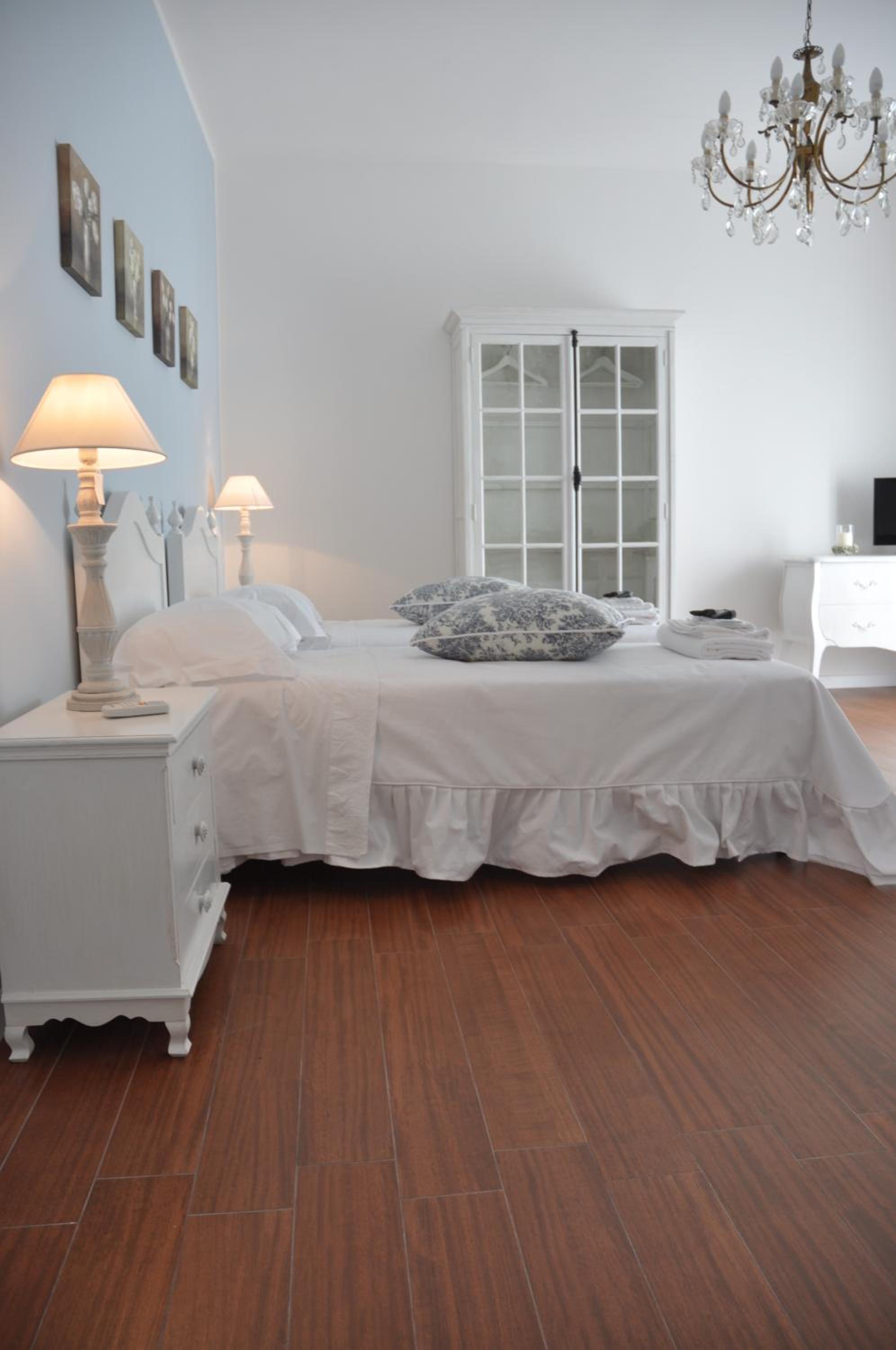 Quadruple Room with Private Bathroom - Photo 4