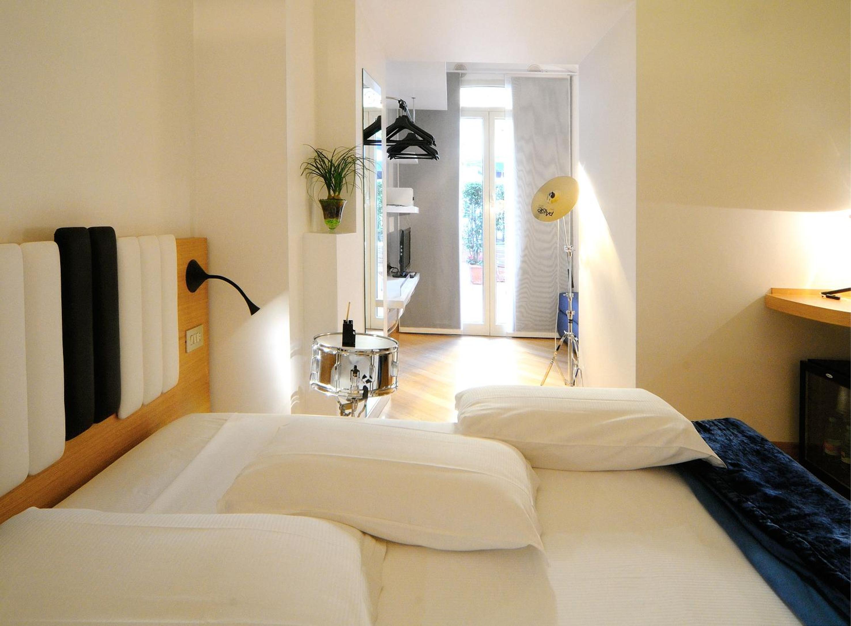 Family Room (2 Adults + 2 Children)