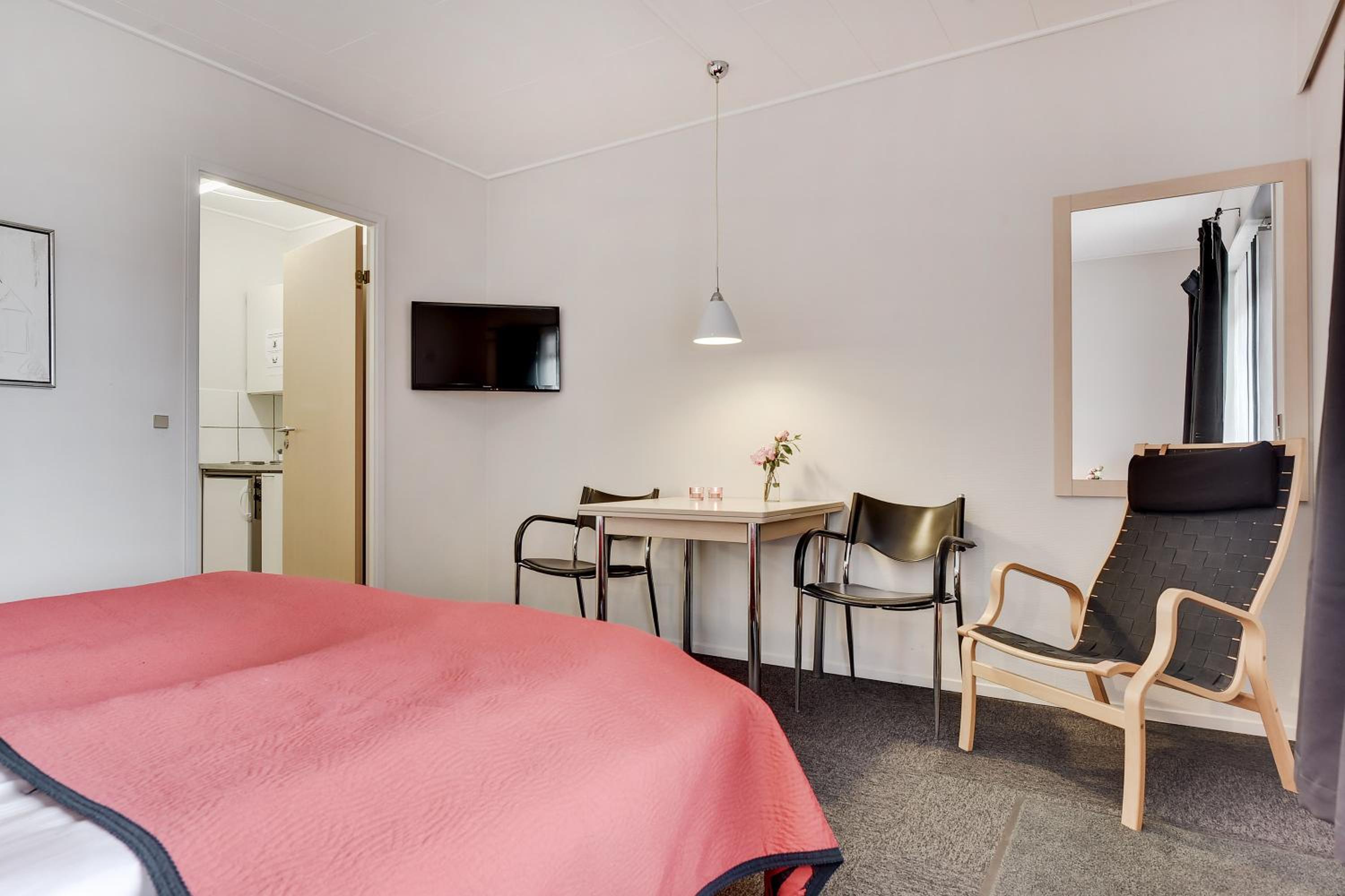 Triple Room (2 Adults + 1 Child) - Photo 4