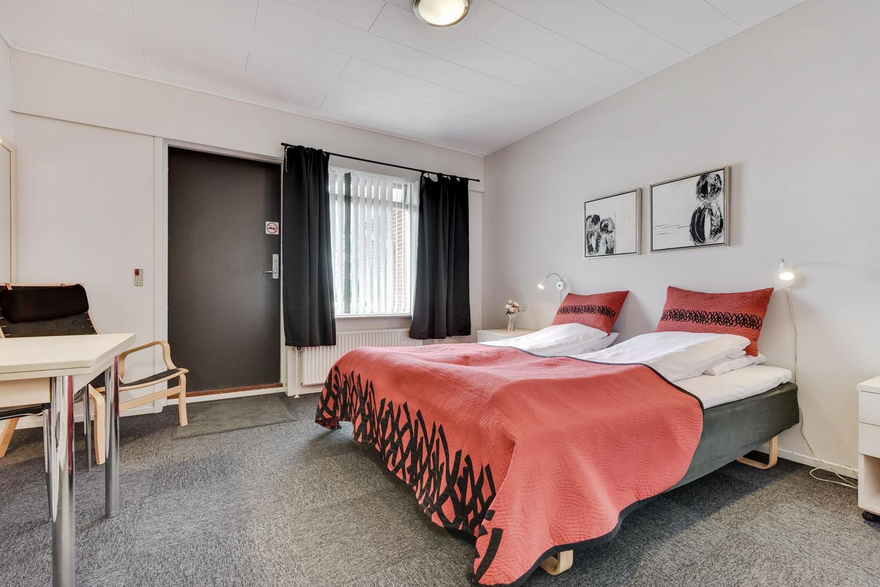 Double or Twin Room - Photo 3