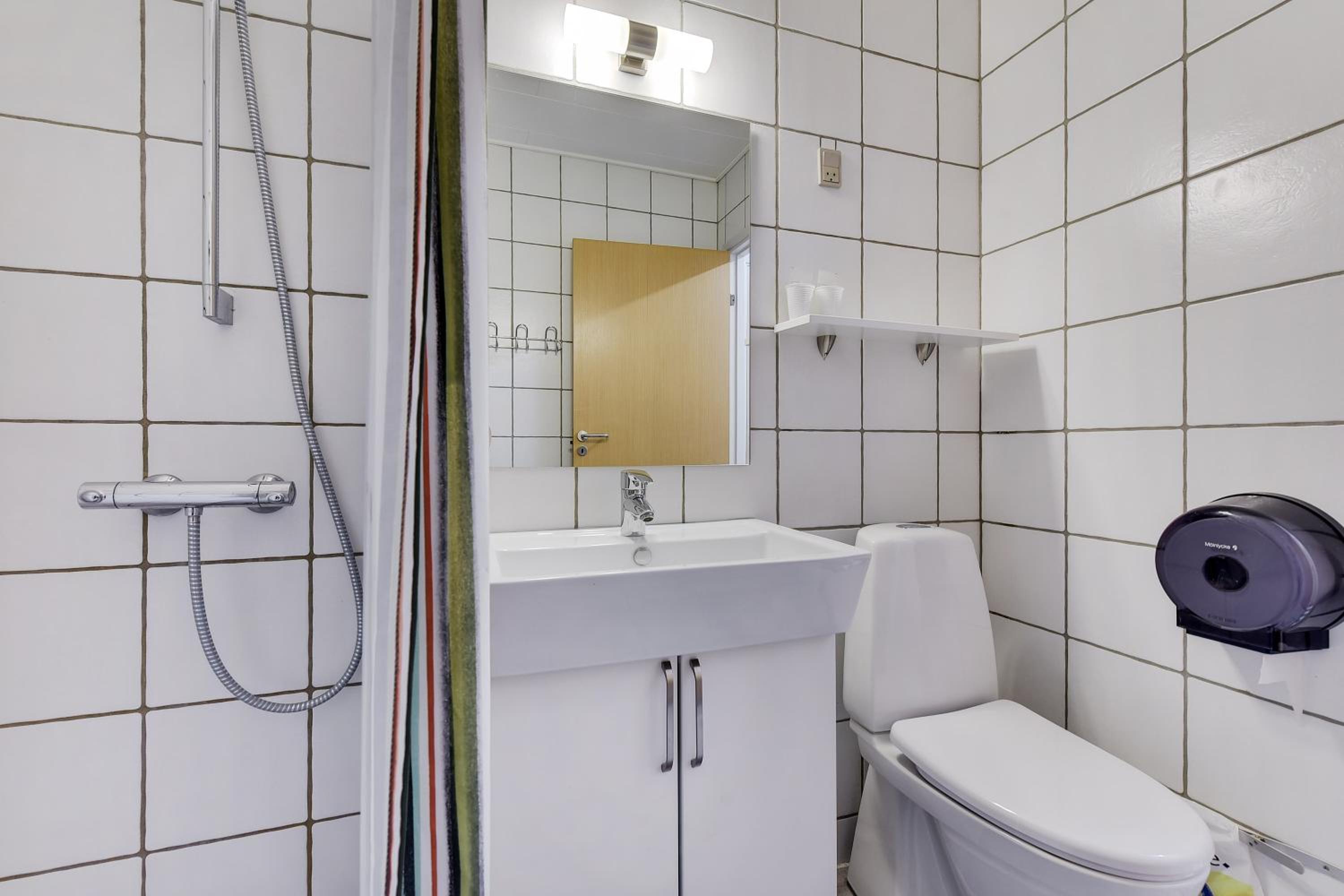 Double or Twin Room - Photo 5