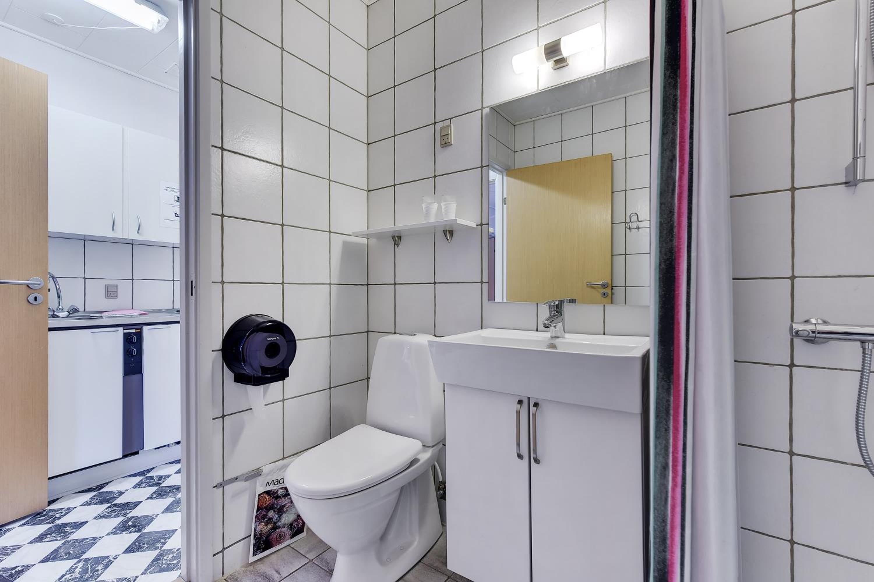 Double or Twin Room - Photo 7