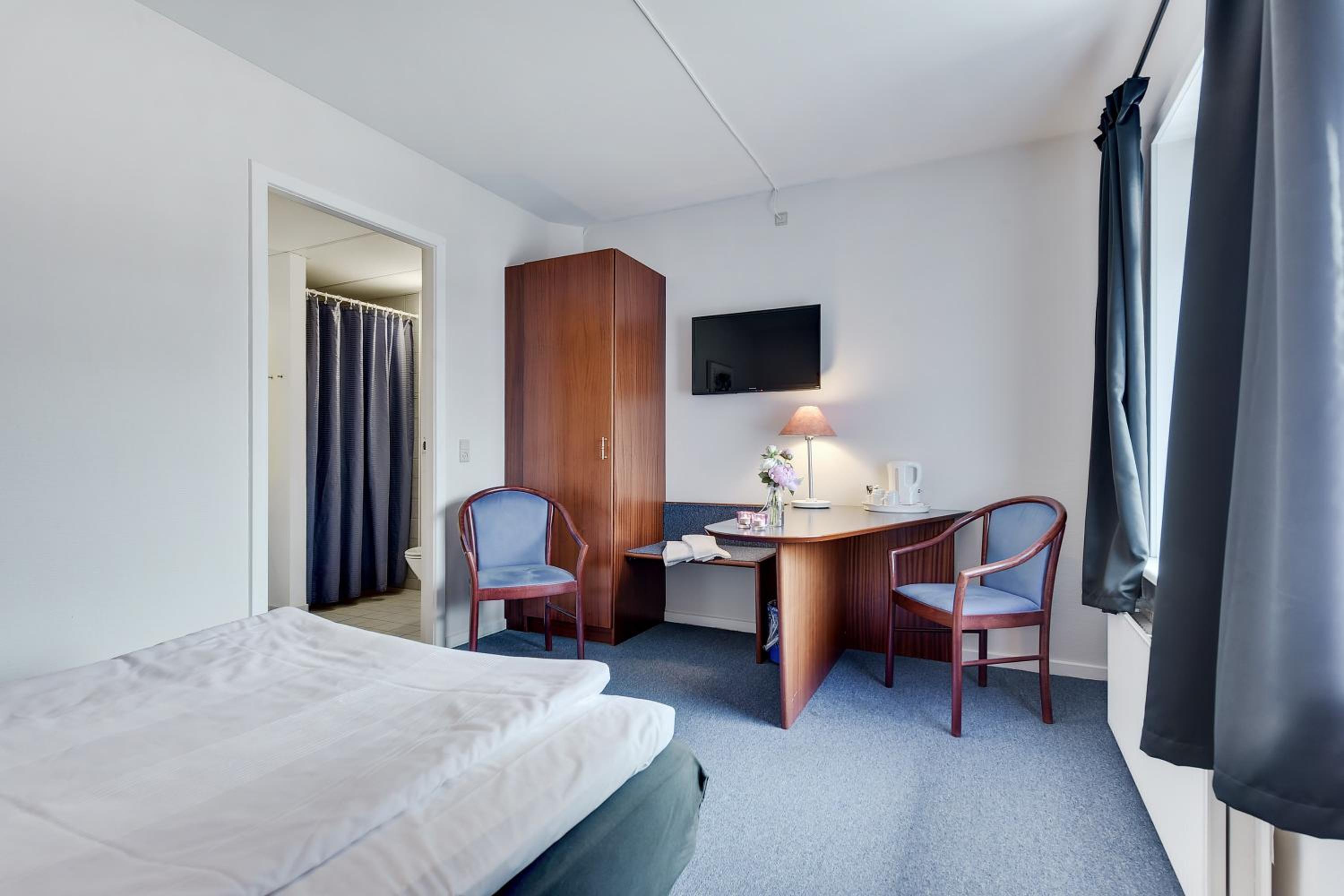 Economy Double or Twin Room - Photo 6