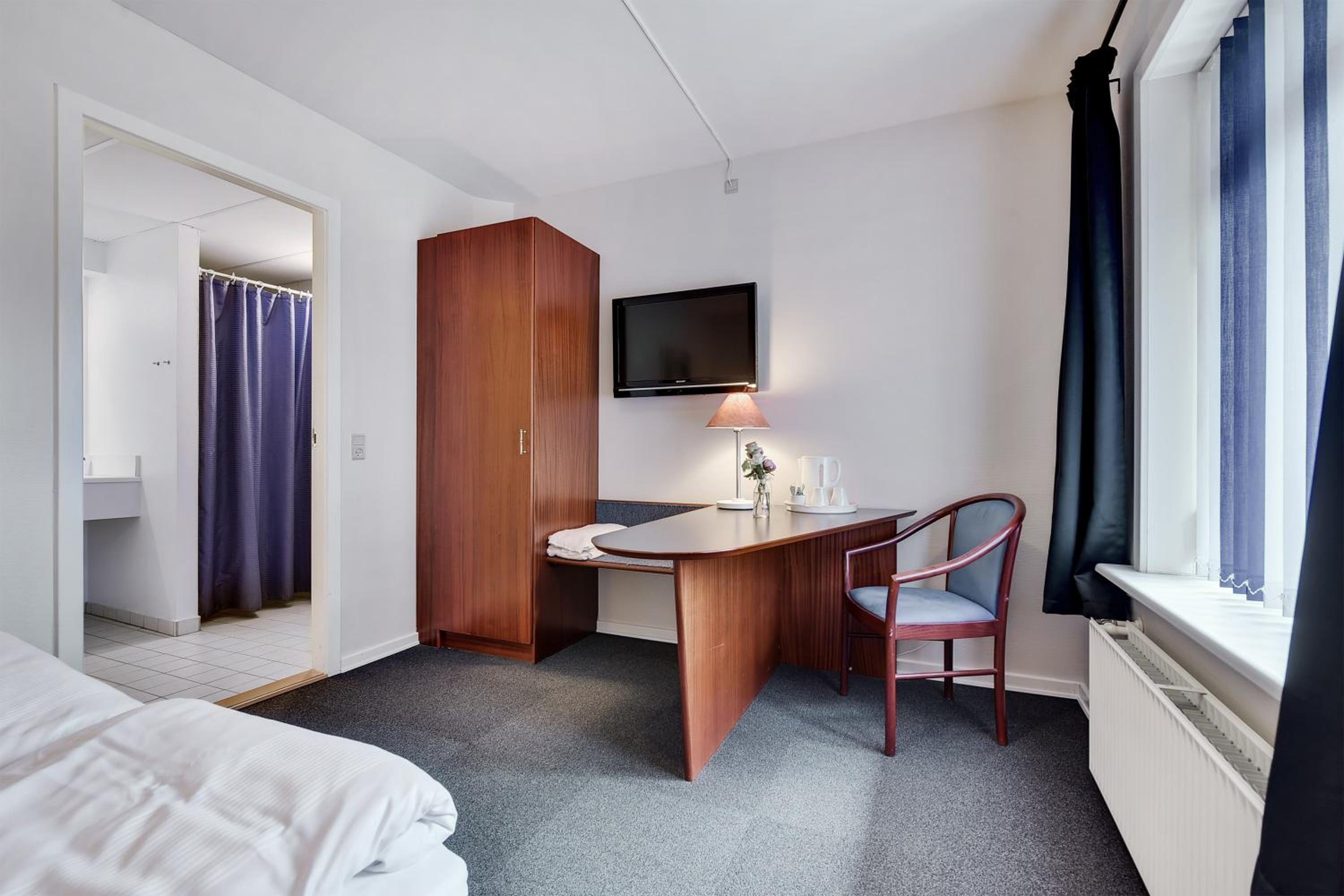 Economy Double or Twin Room - Photo 4