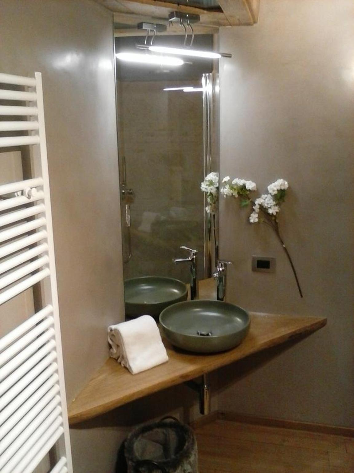 Double Room - Photo 8