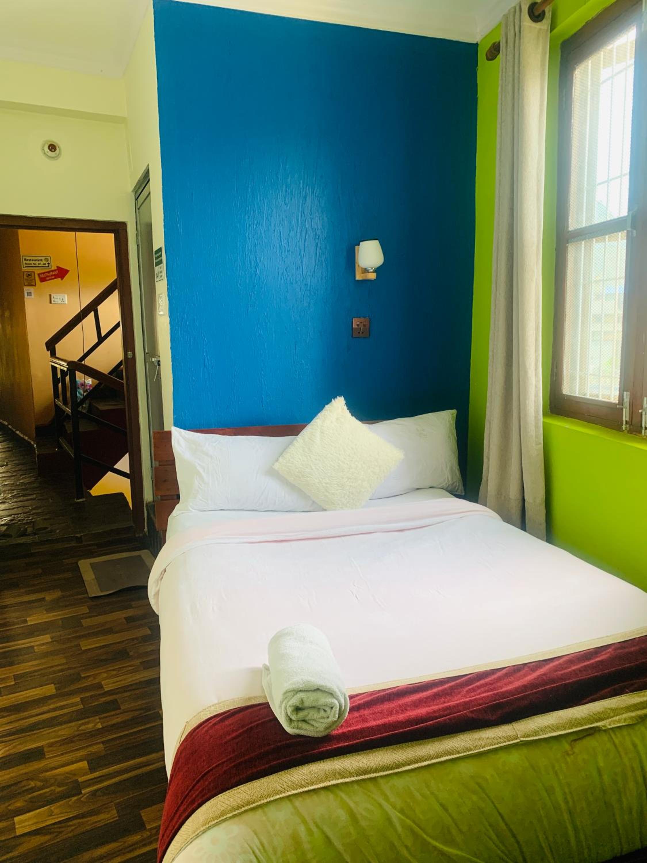 Single Room with Mountain View