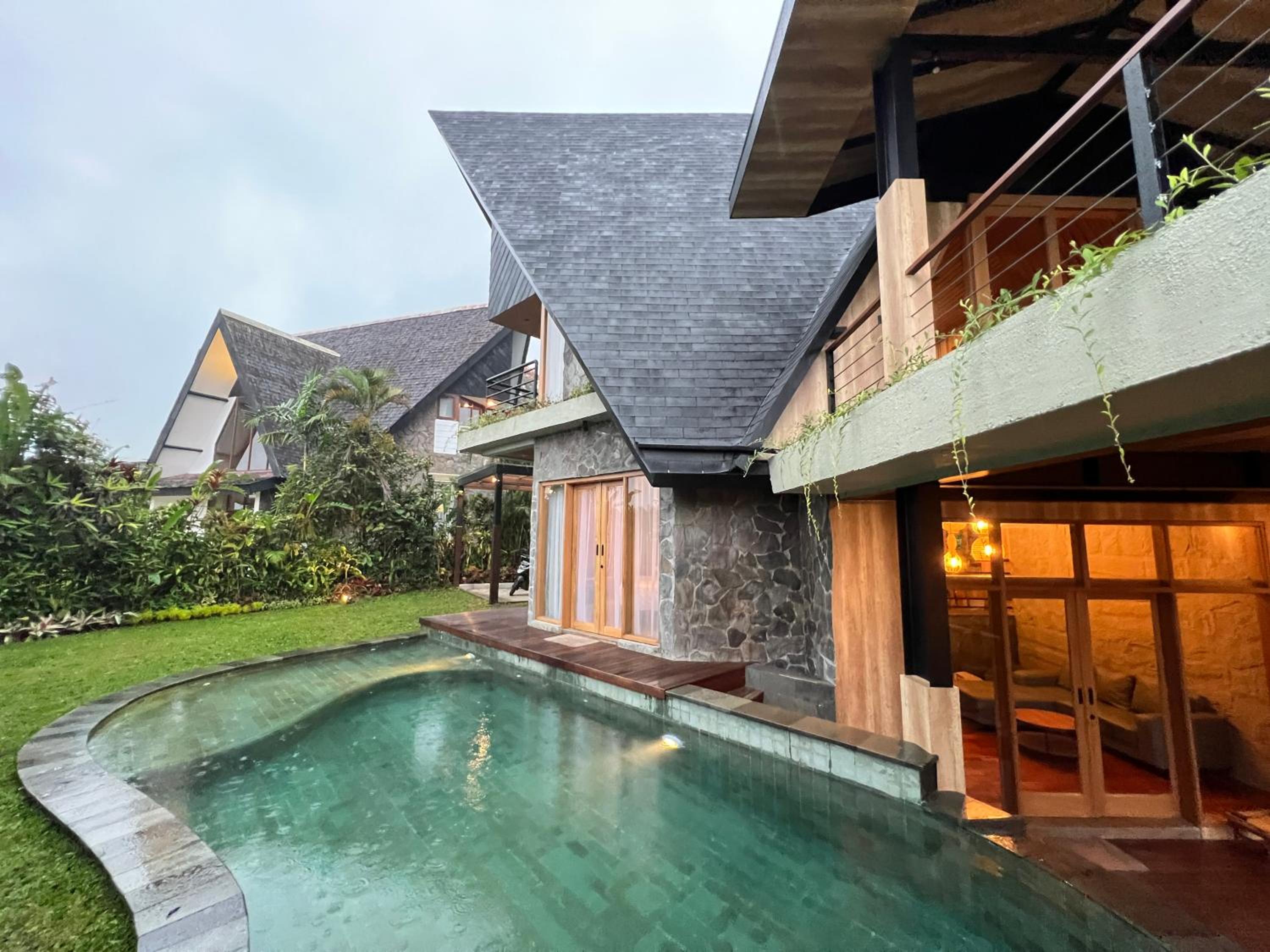 Four-Bedroom Vacation Home photo 2